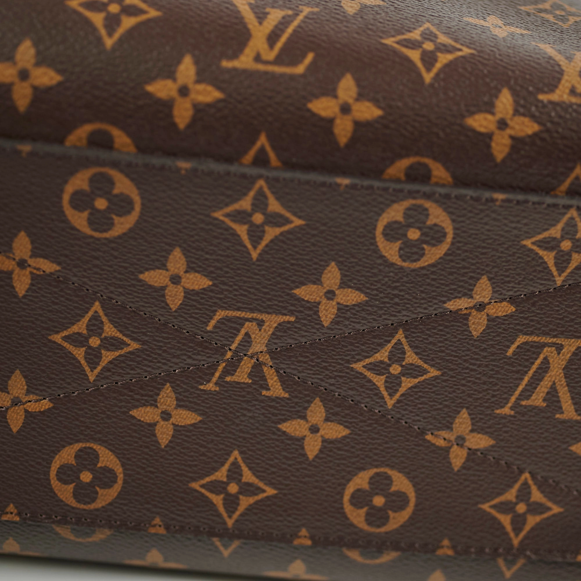 Louis Vuitton Montaigne MM Monogram