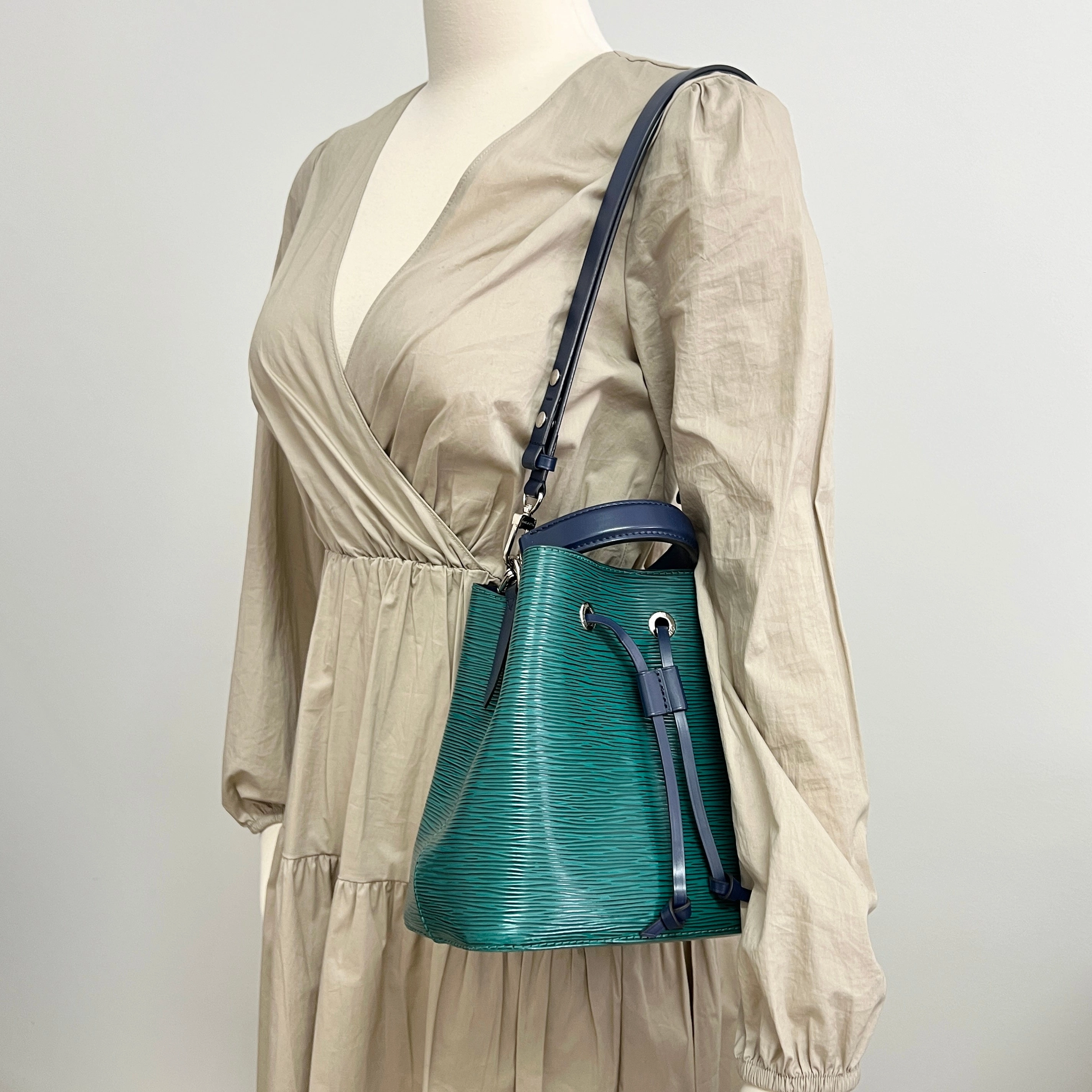 Louis Vuitton Neo Noe BB Epi Green/Blue