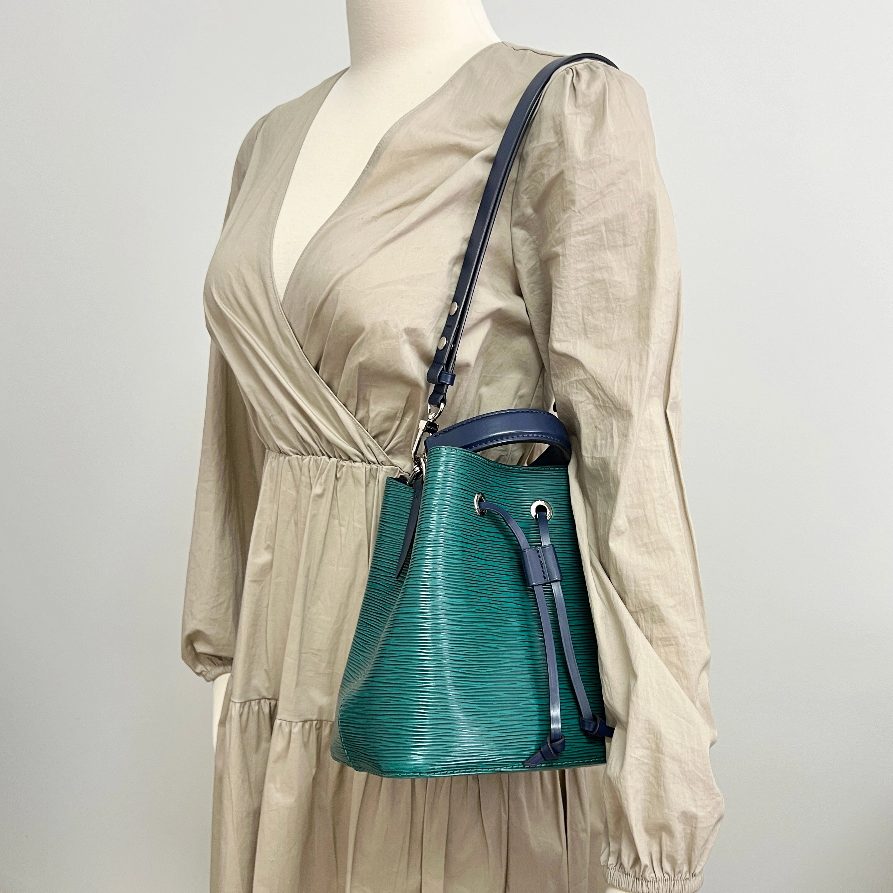 Louis Vuitton Neo Noe BB Epi Green/Blue