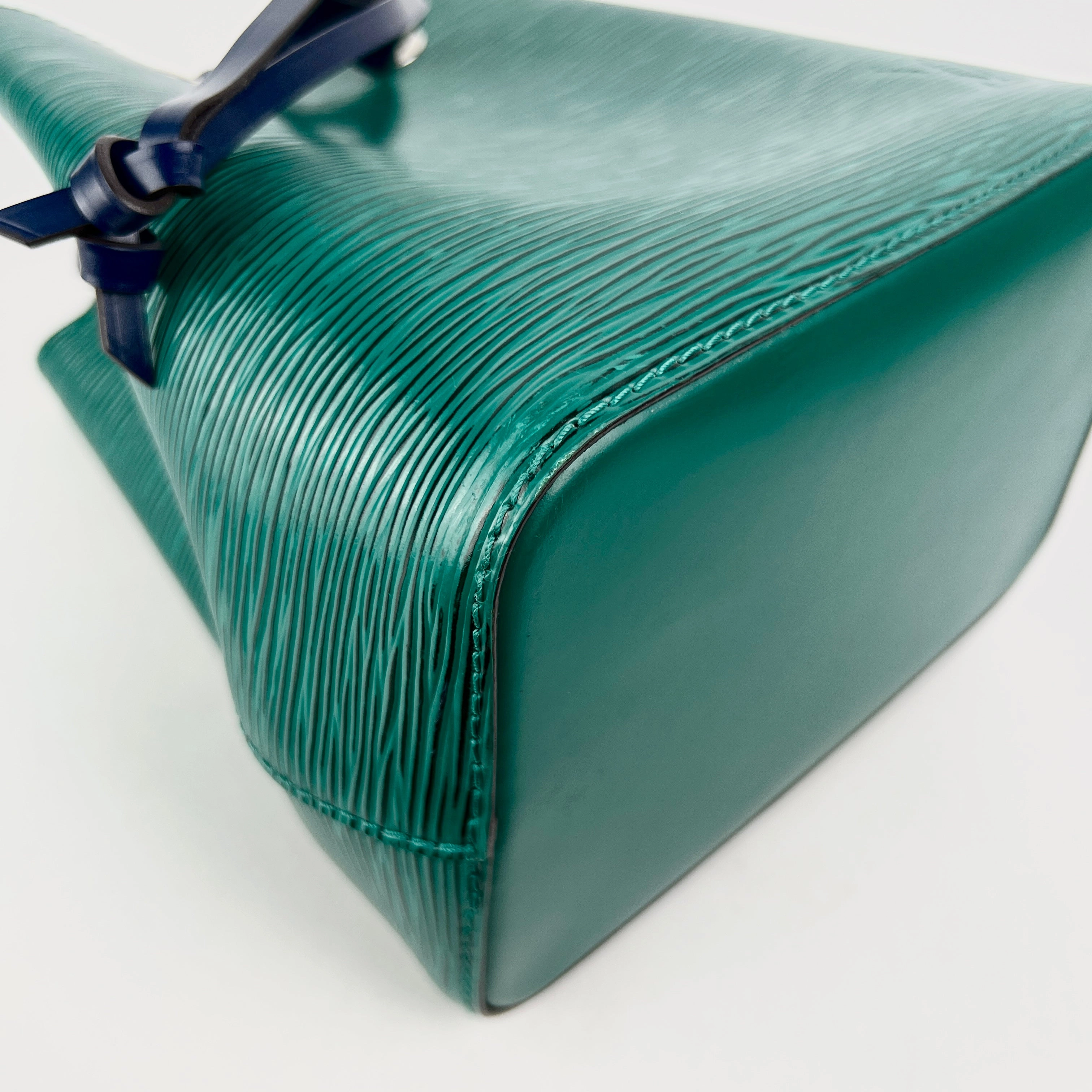 Louis Vuitton Neo Noe BB Epi Green/Blue