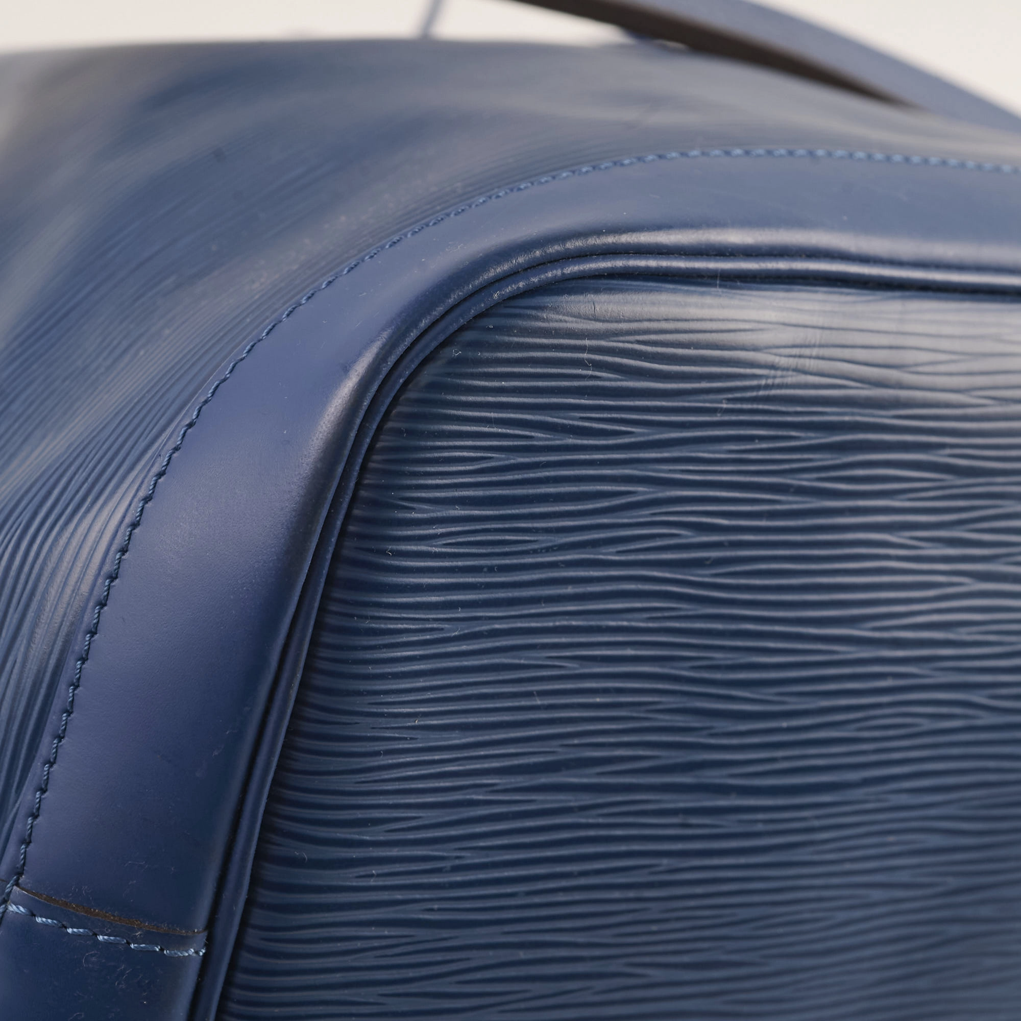 Louis Vuitton Neo Noe Epi Blue