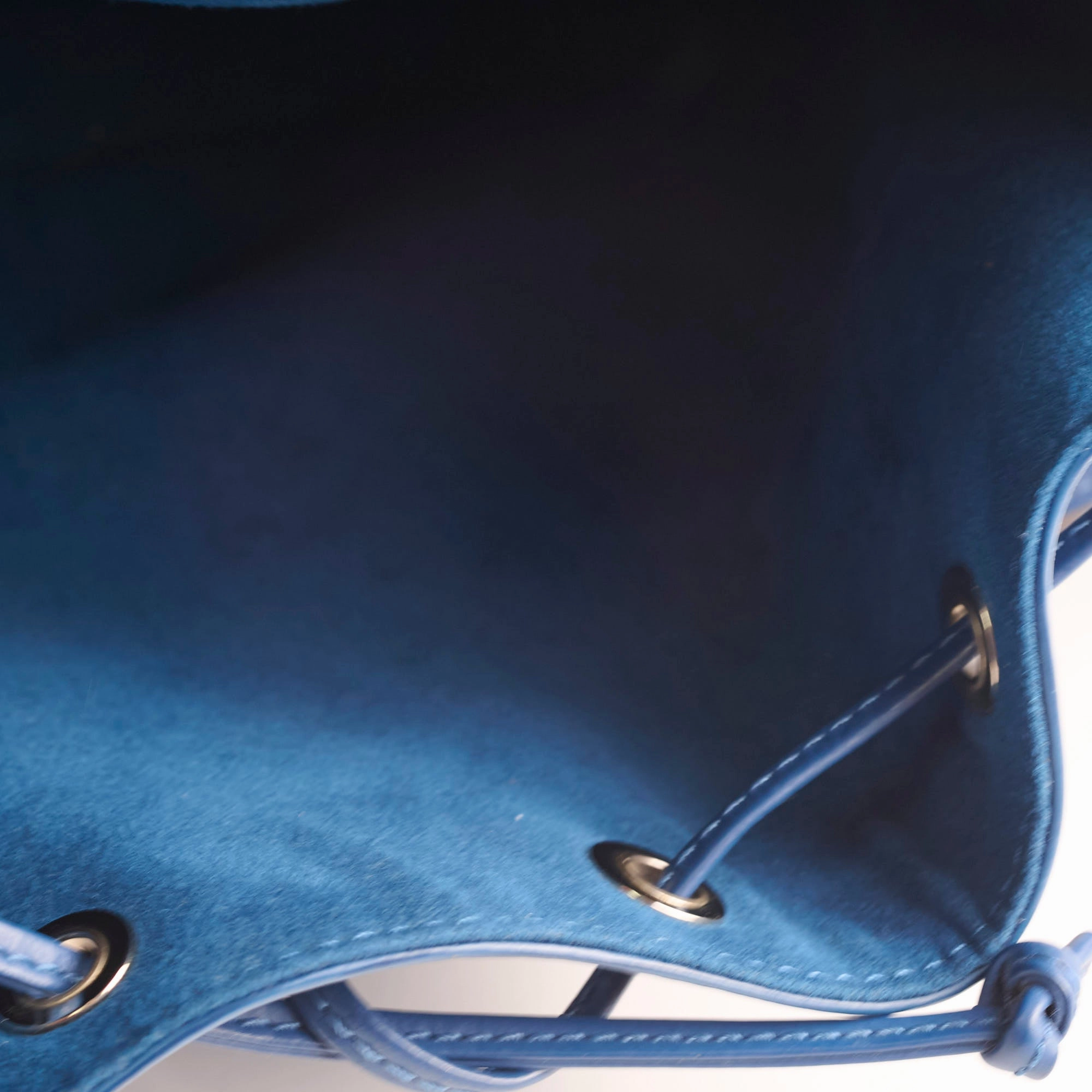 Louis Vuitton Neo Noe Epi Blue