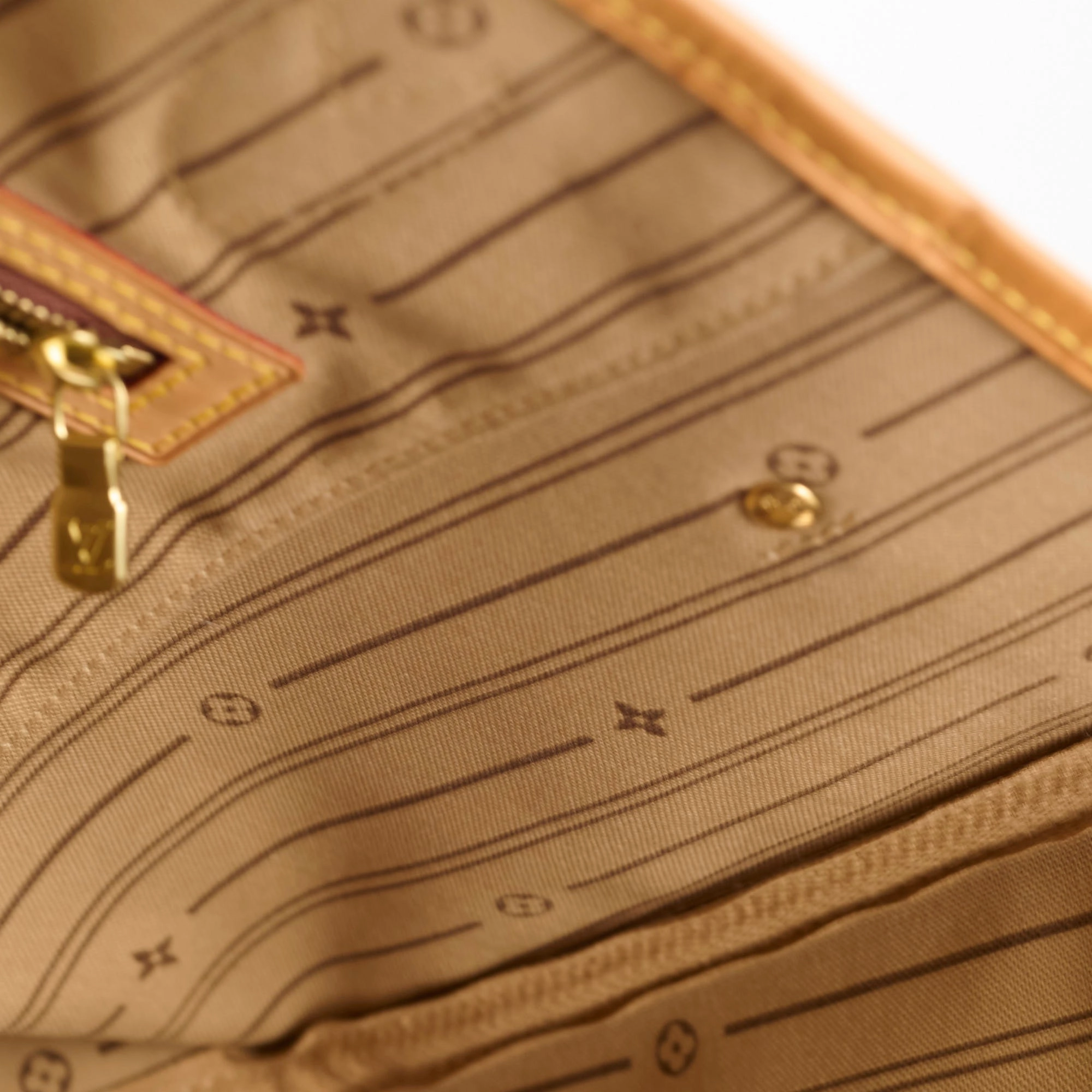 Louis Vuitton Neverfull MM Monogram