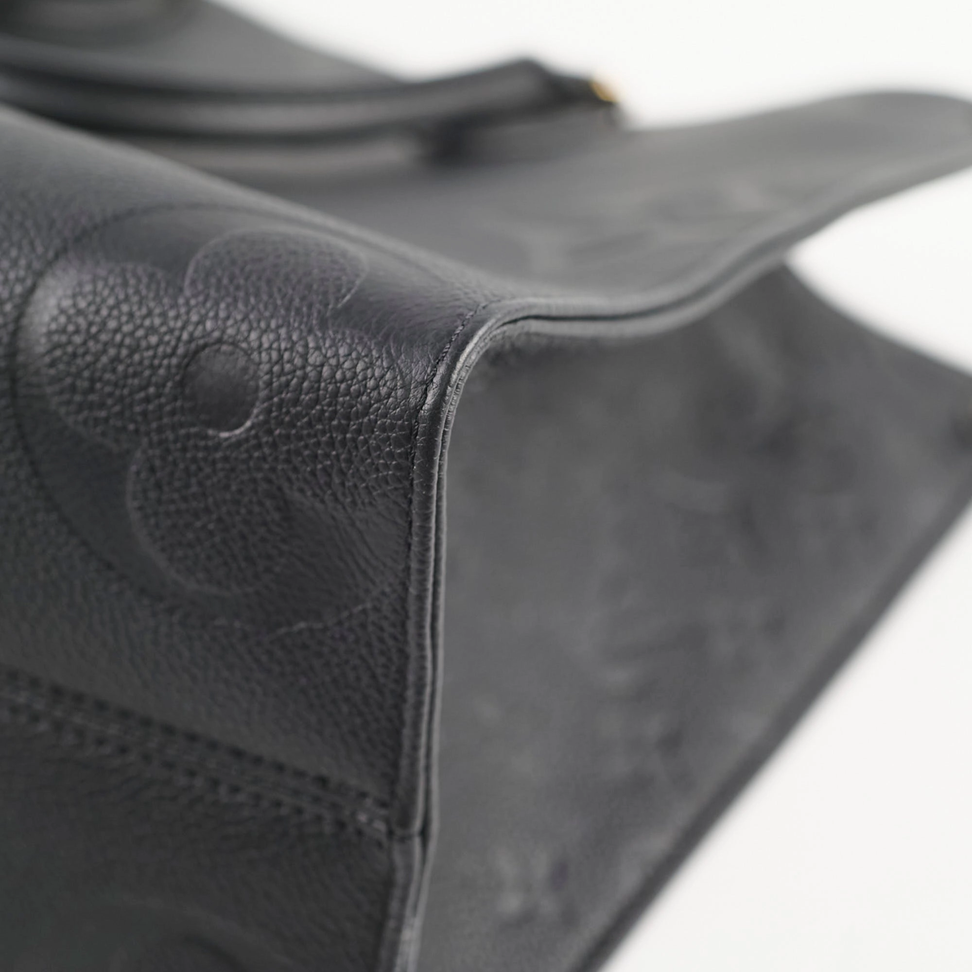 Louis Vuitton On The Go MM Black Empreinte