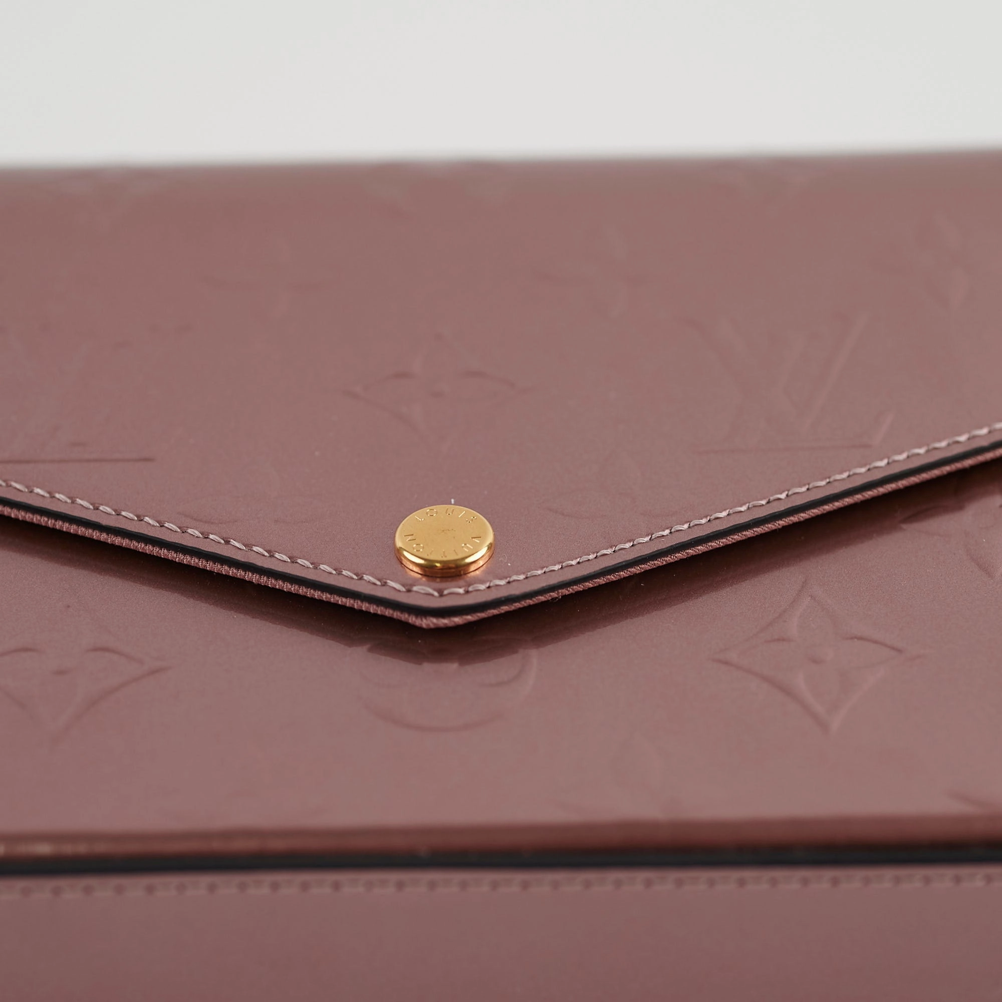 Louis Vuitton Pochette Felicie Vernis Monogram Pink Crossbody Bag