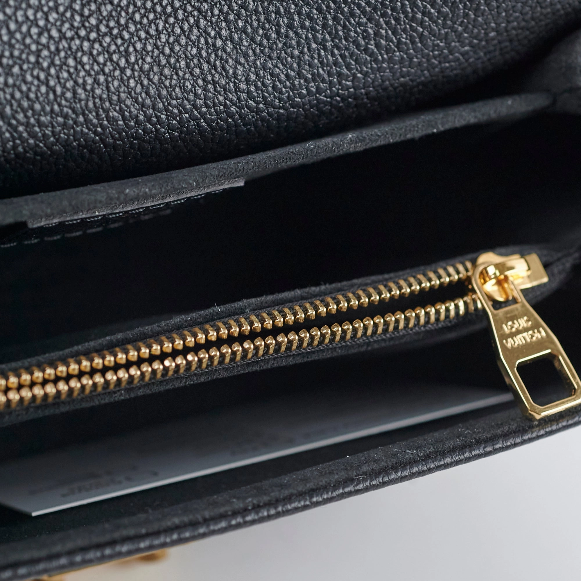 Louis Vuitton Pochette Metis East West Bag Black/Beige