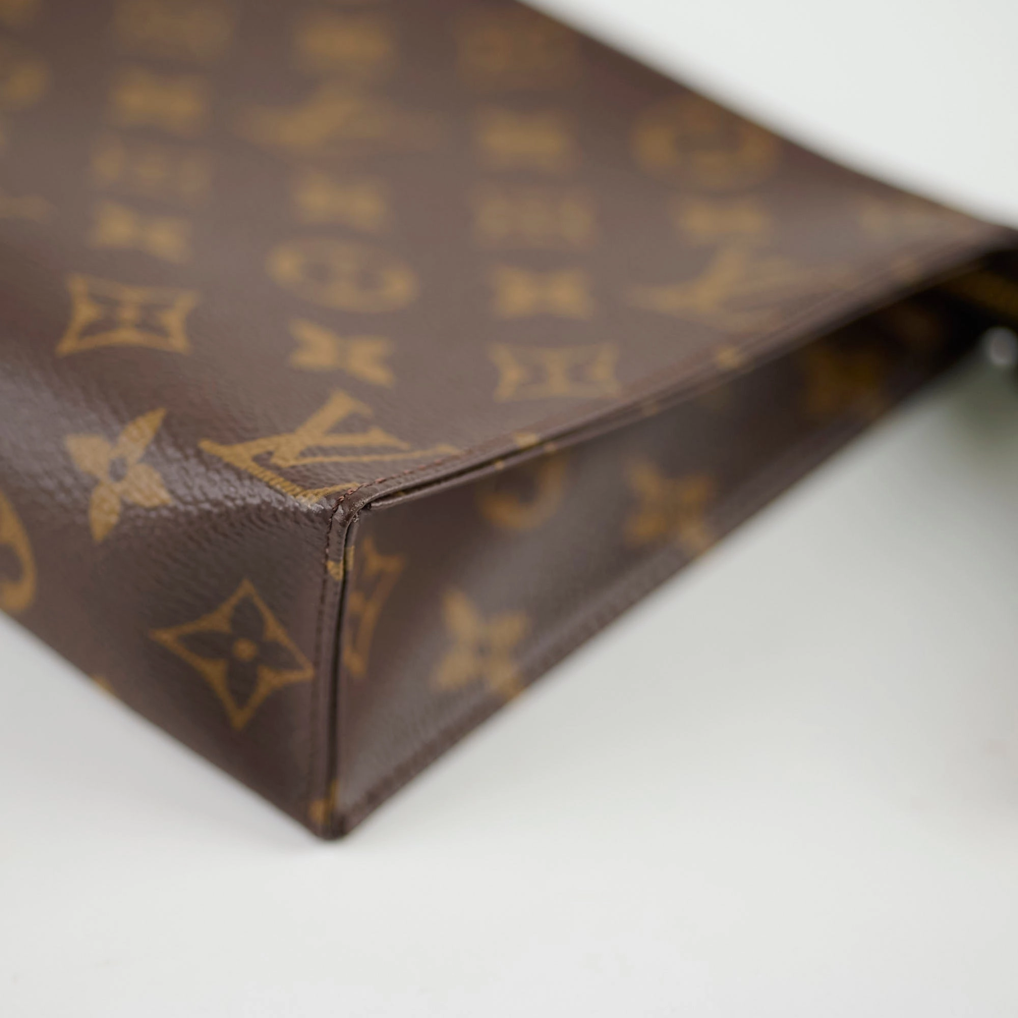 Louis Vuitton toiletry 19 monogram Pouch Clutch