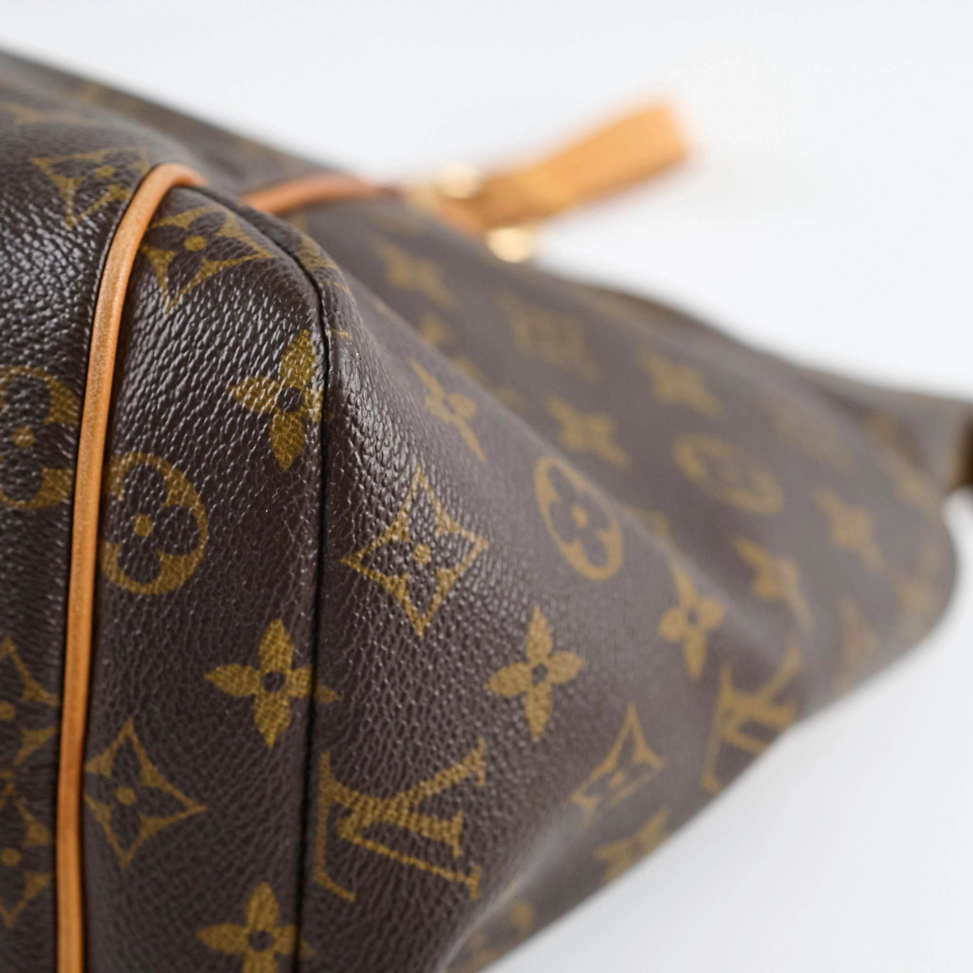 Louis Vuitton Totally MM Monogram With Bag Charm