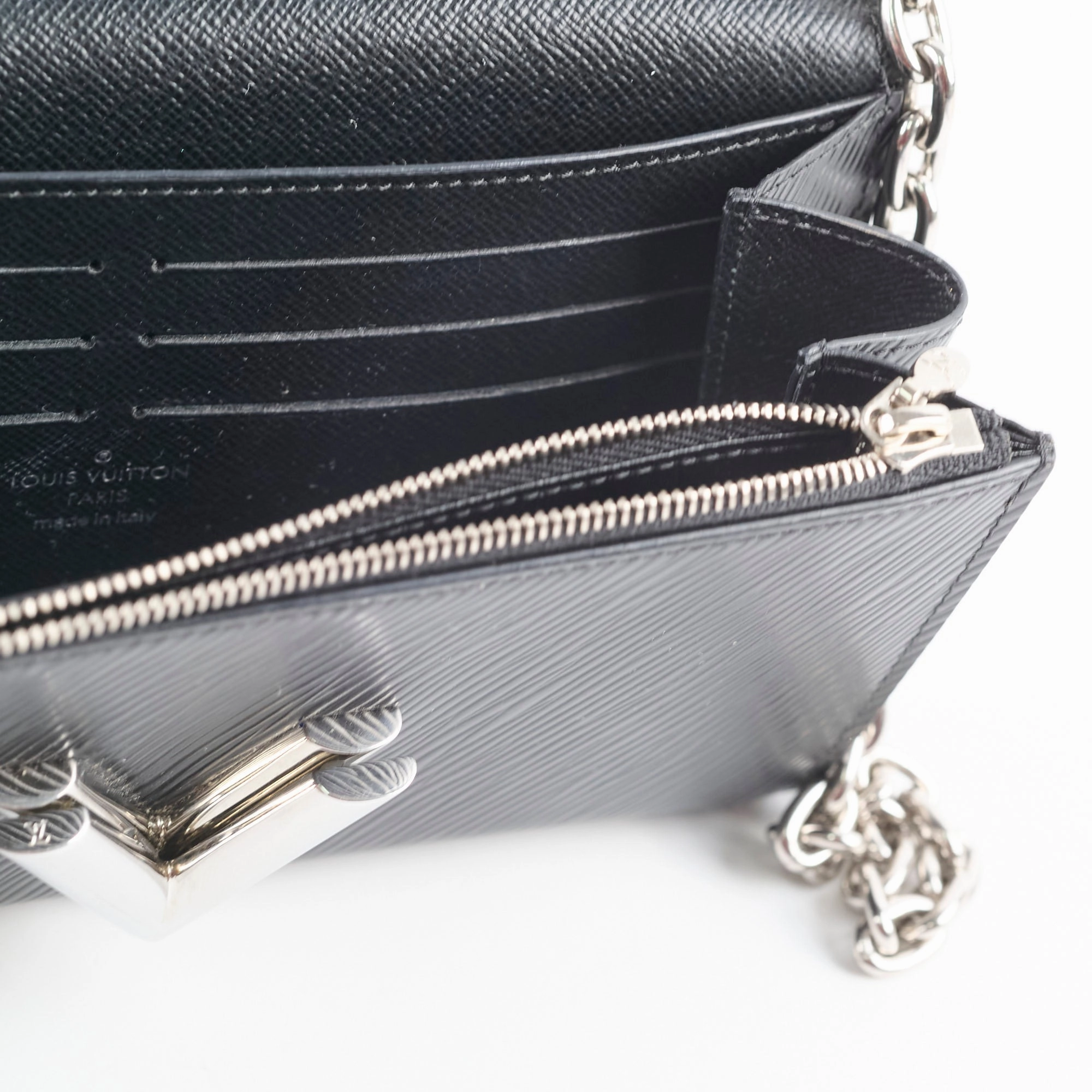 Louis Vuitton Twist Wallet On Chain Black Epi