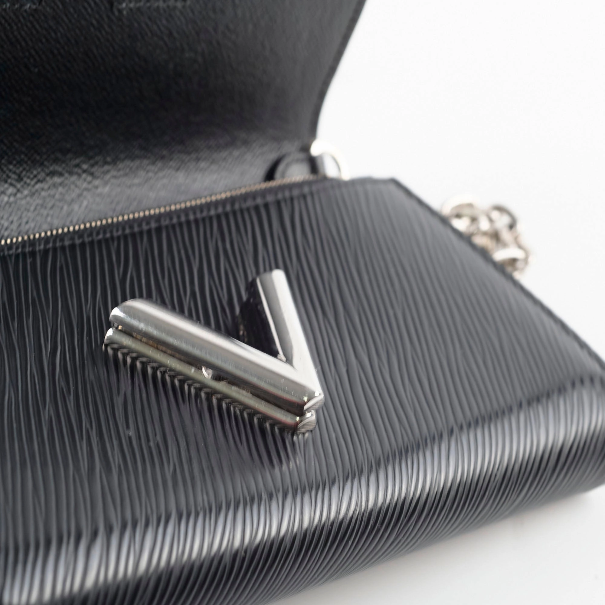 Louis Vuitton Twist Wallet On Chain Black Epi
