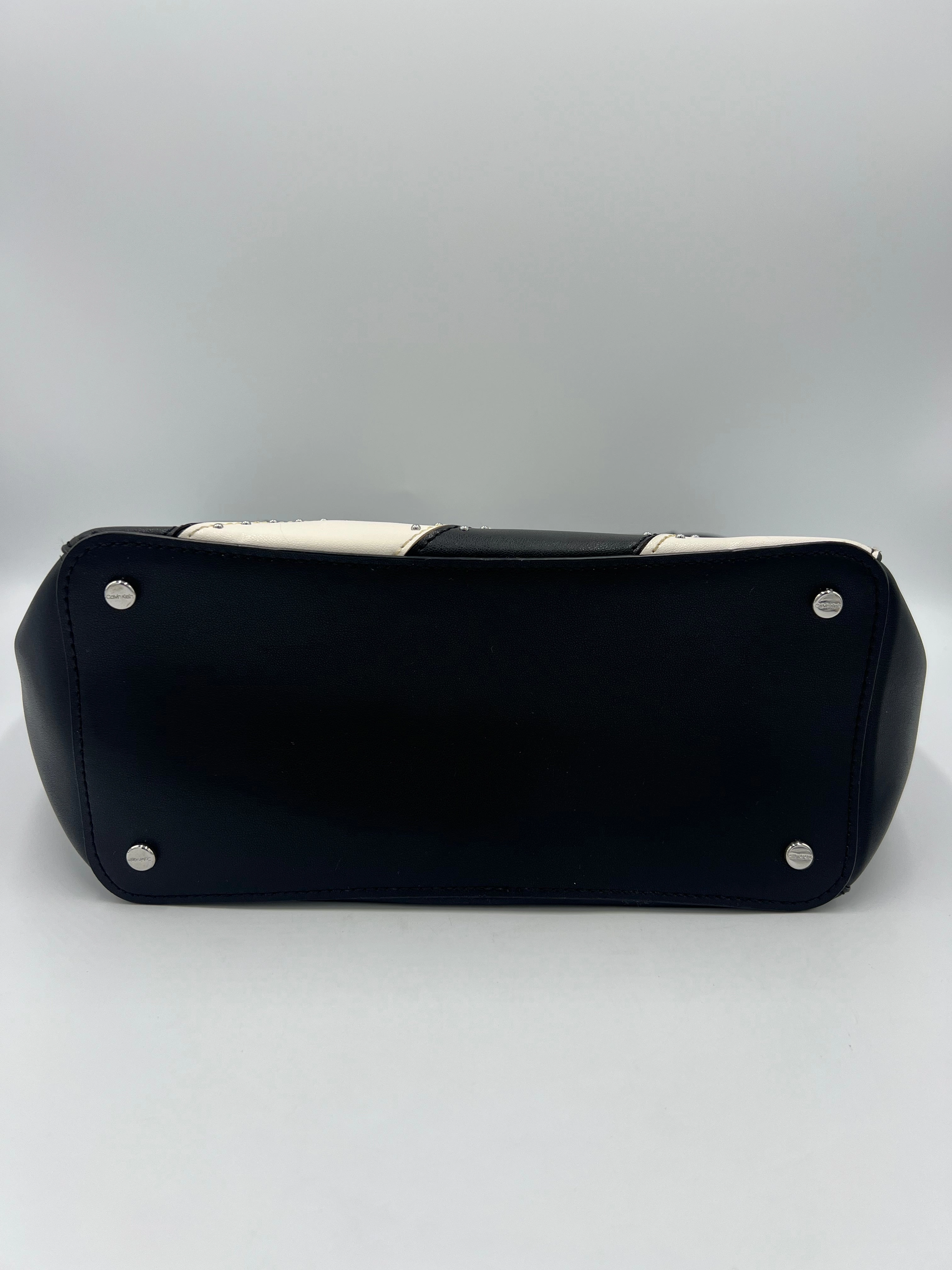 New! Handbag / Tote By Calvin Klein