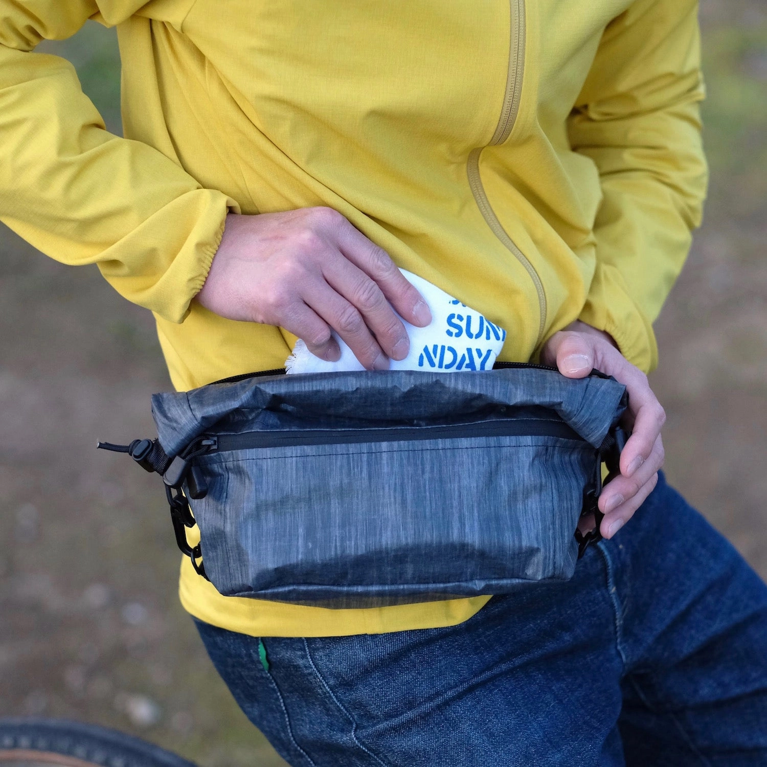 OUTER SHELL Hip Slinger
