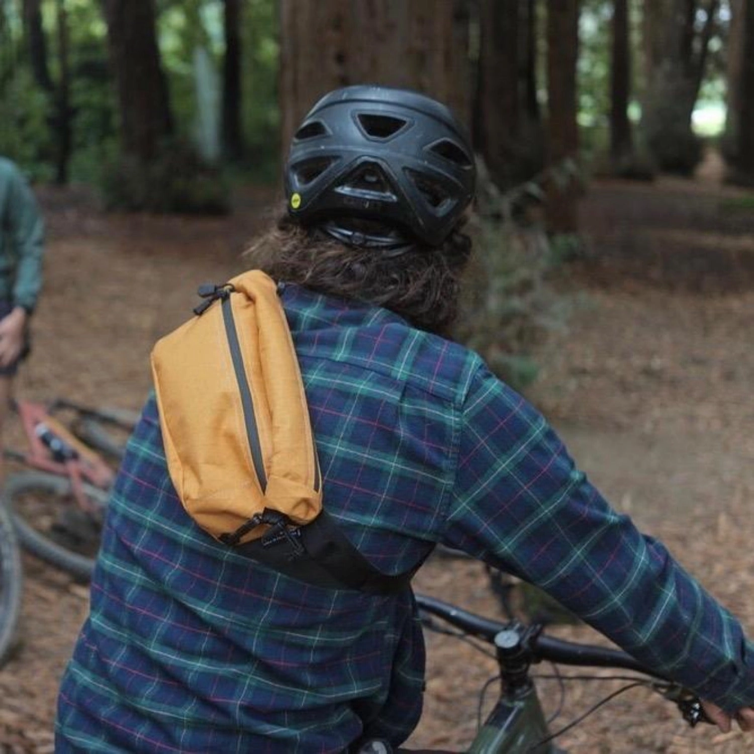 OUTER SHELL Hip Slinger