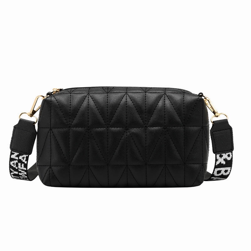 Rhombus chain embroidery bag