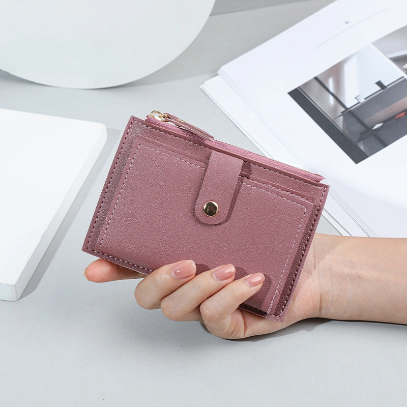 Short wallet woman