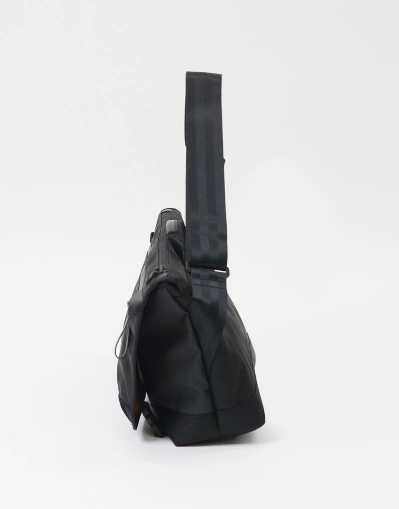 Slick Messenger Bag No.02487