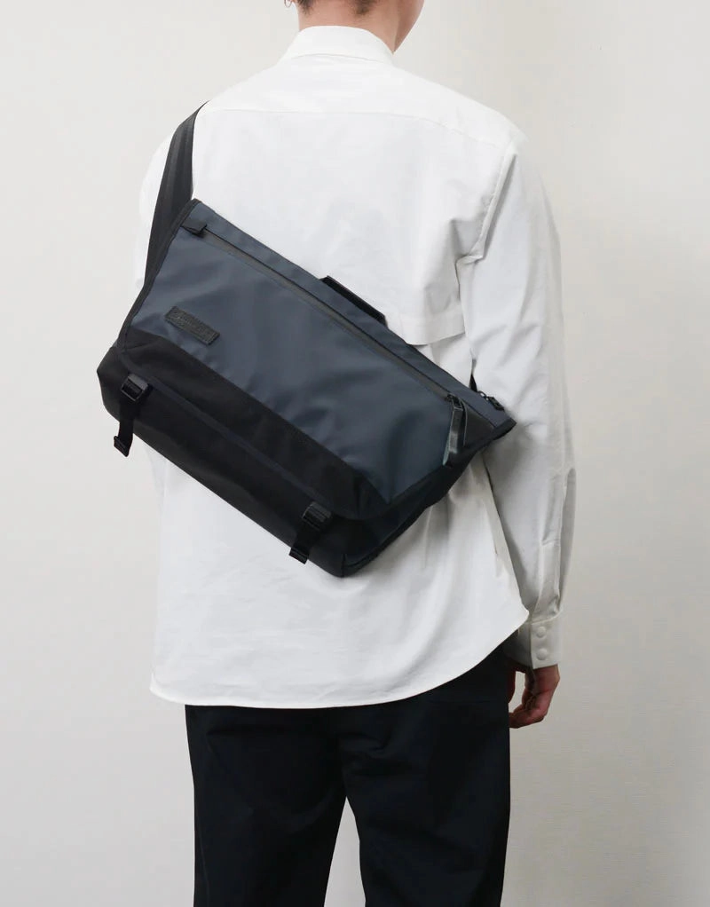 Slick Messenger Bag No.02487