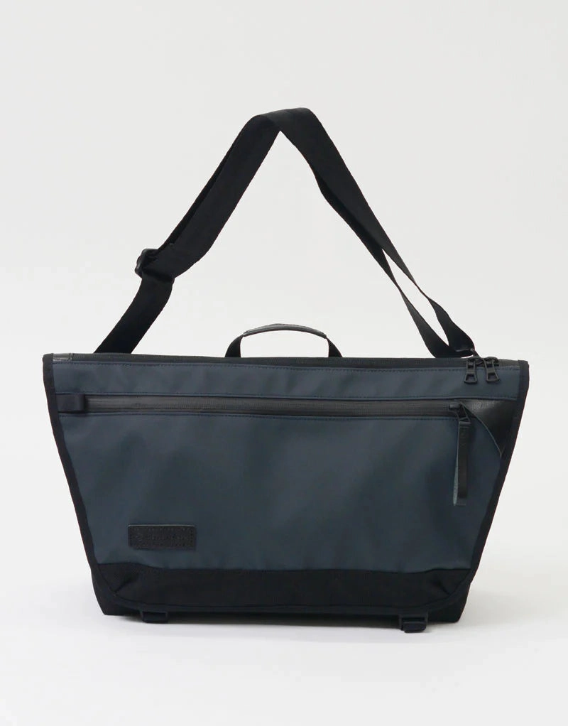 Slick Messenger Bag No.02487