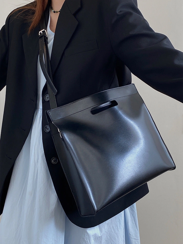 Versatile handbag large capacity tote bag