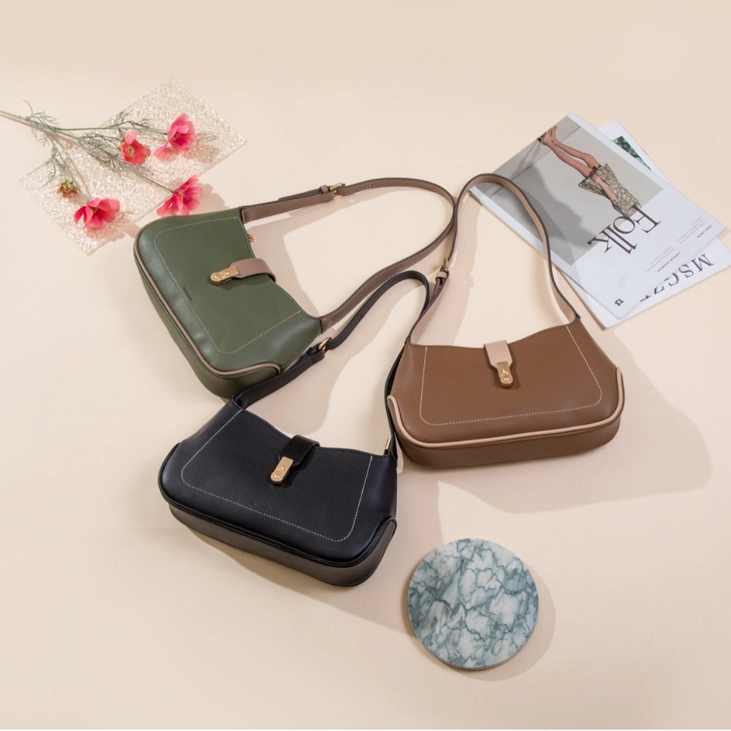 Versatile horizontal messenger bag