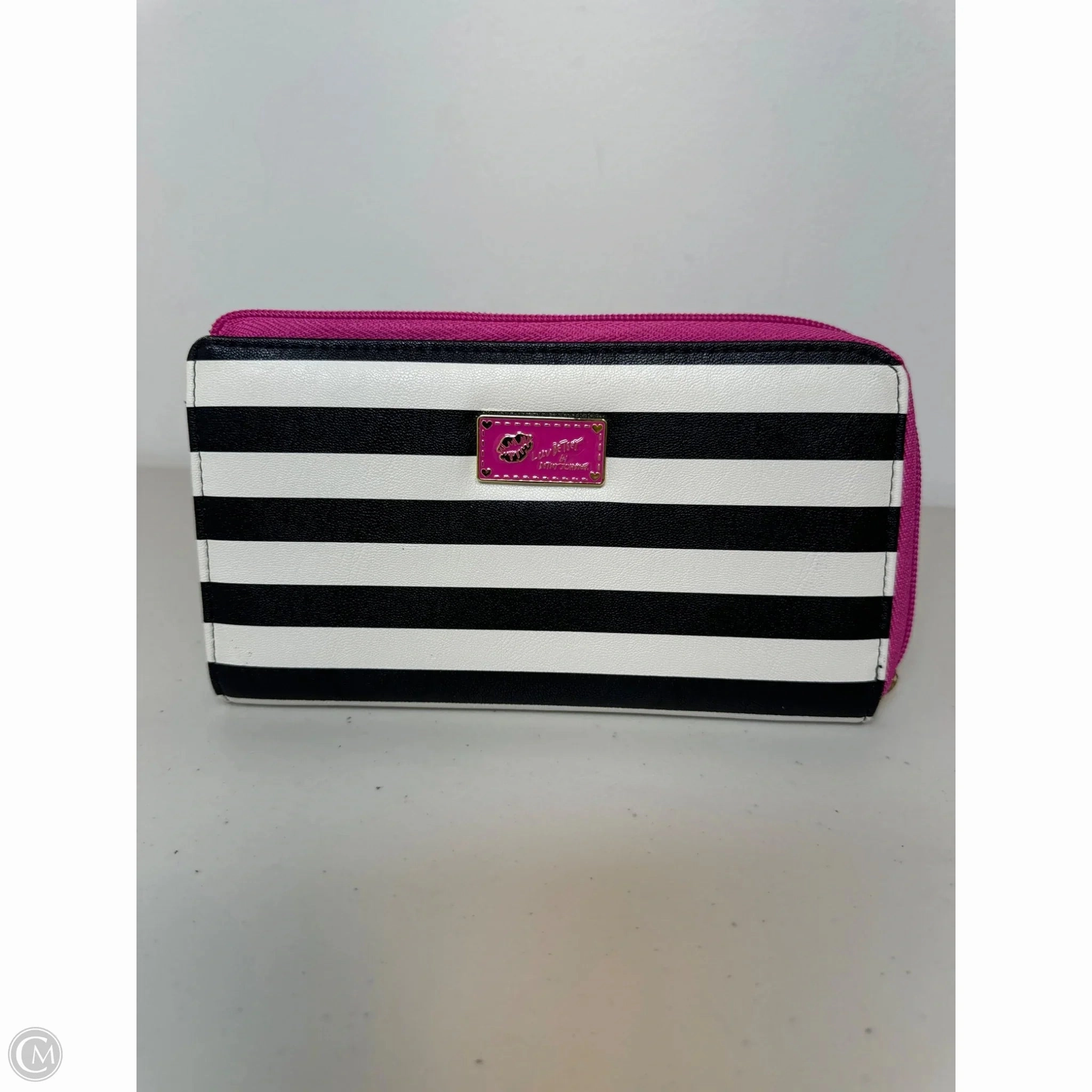 Wallet By Betsey Johnson, Size: Large