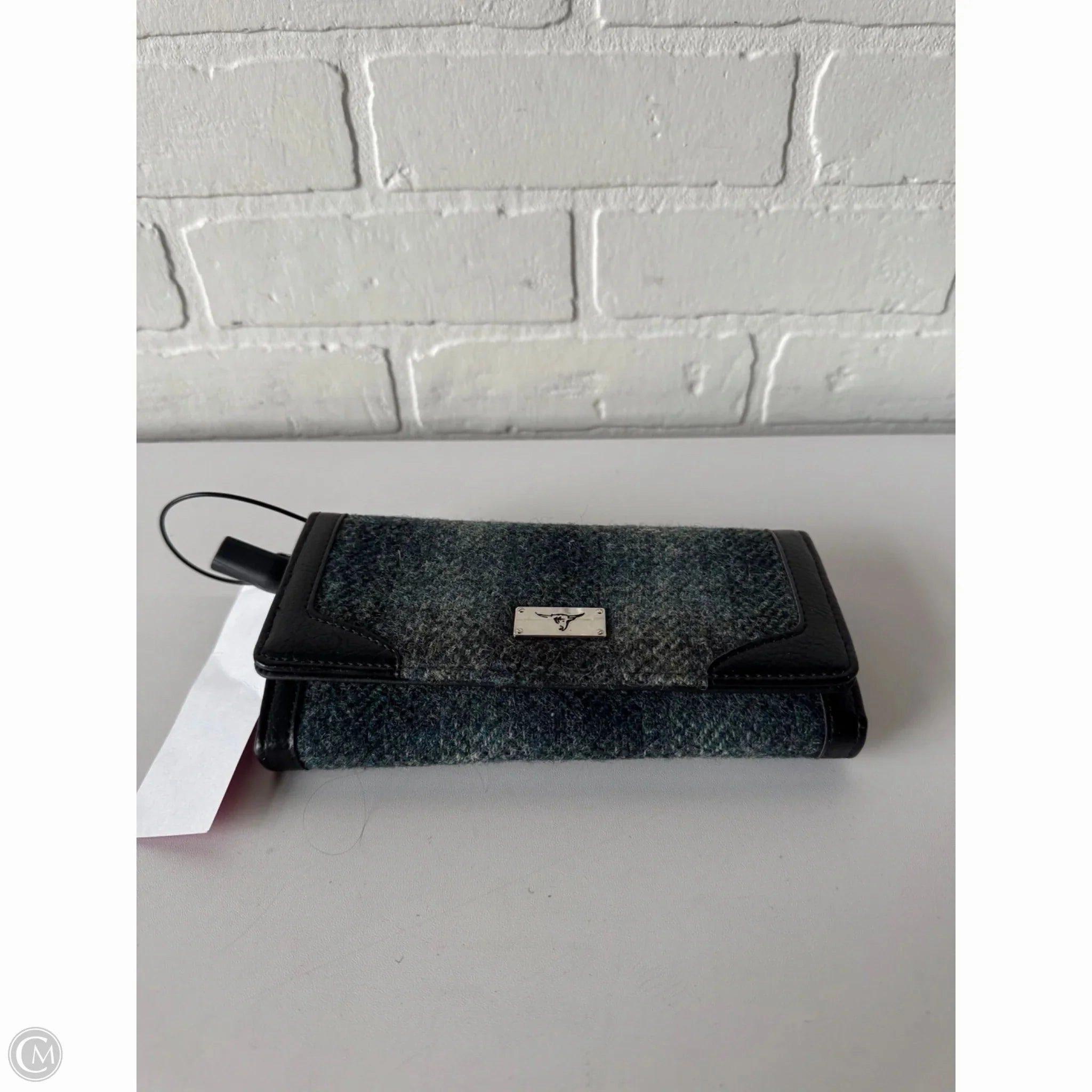 Wallet By Clothes Mentor, Size: Large