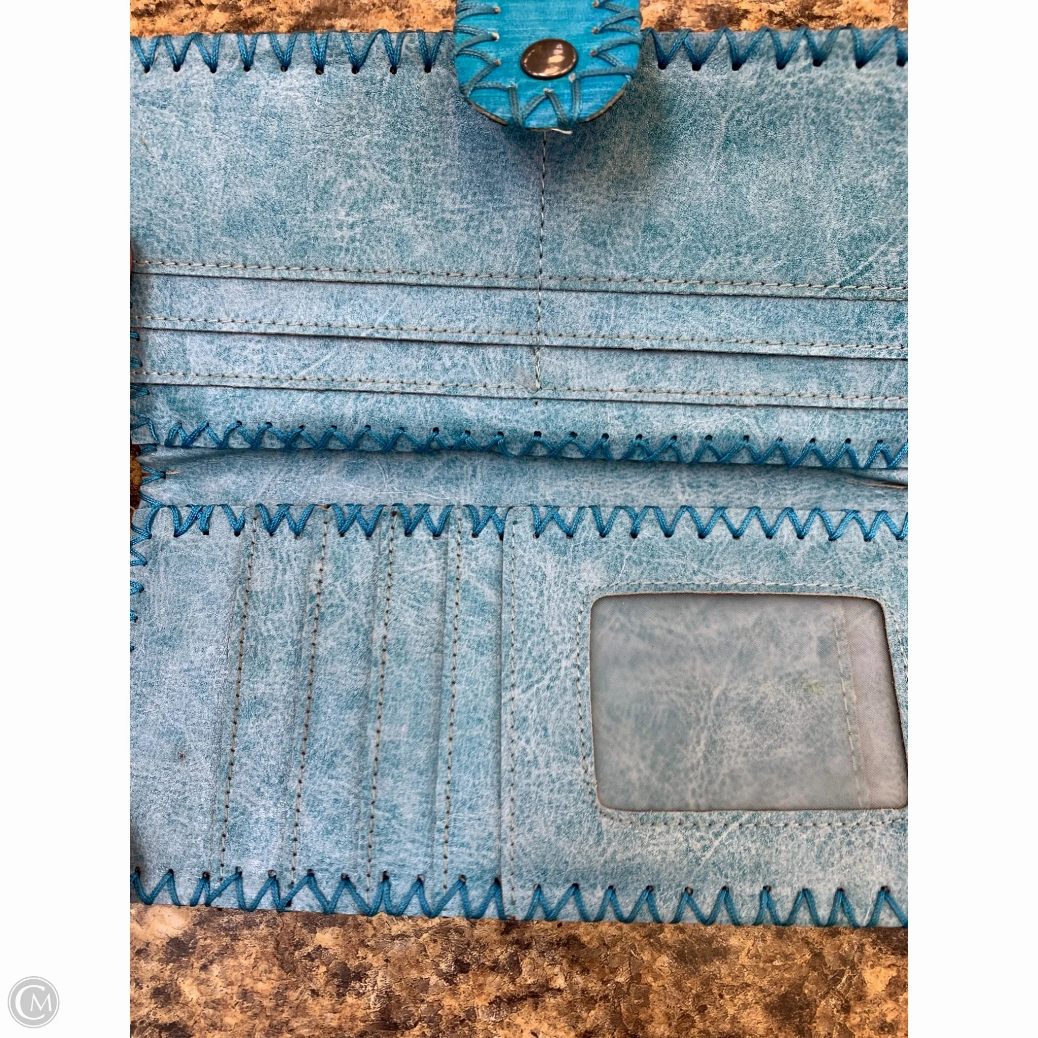 Wallet By Clothes Mentor, Size: Medium