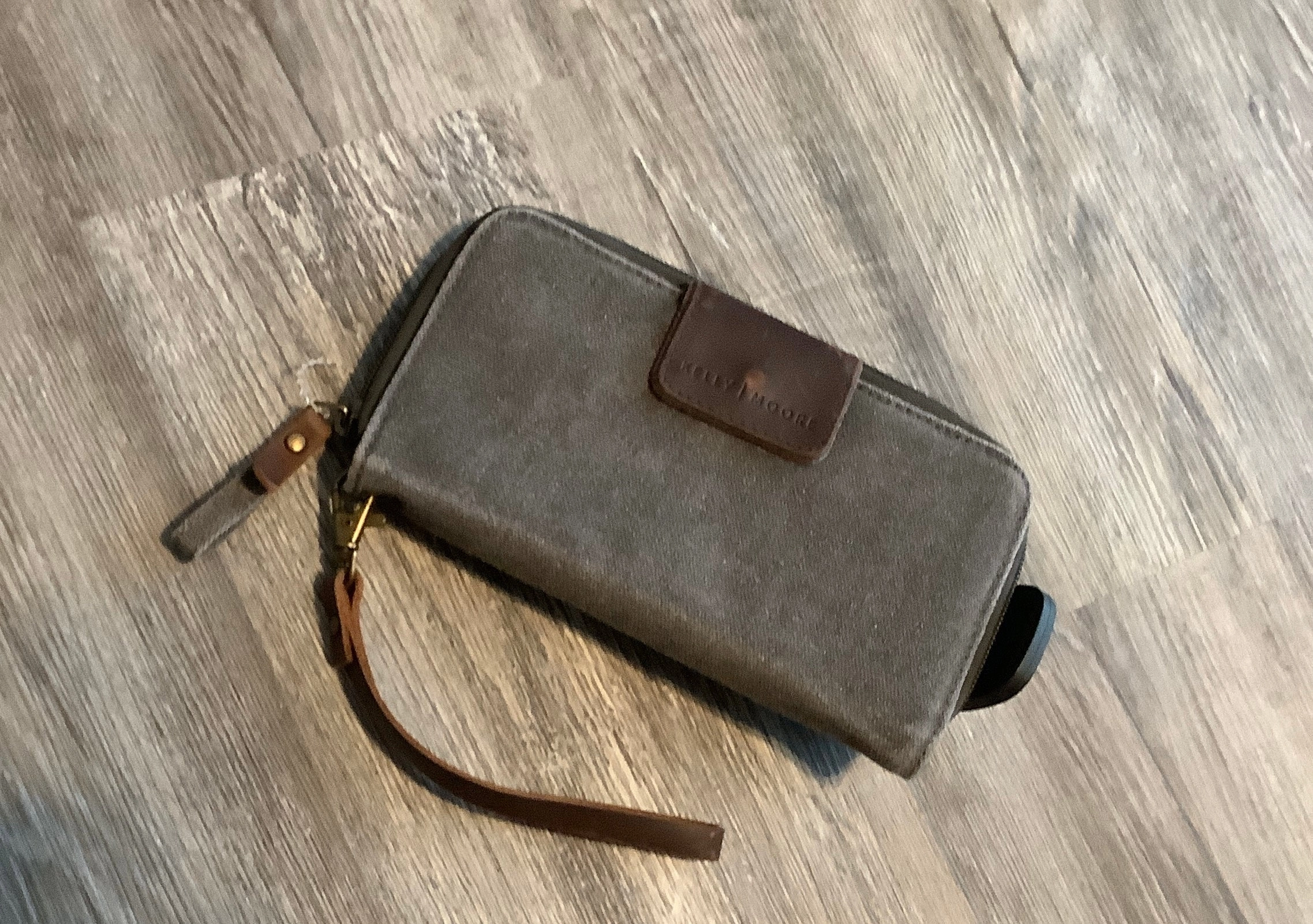 Wallet By Clothes Mentor  Size: Medium
