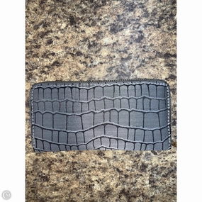Wallet By Clothes Mentor, Size: Medium