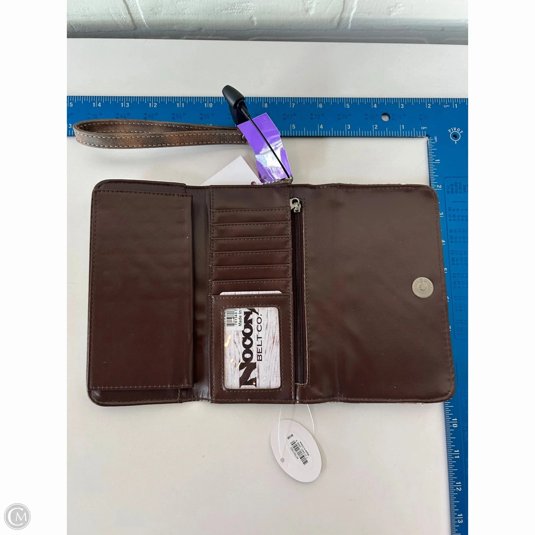 Wallet By Clothes Mentor, Size: Medium