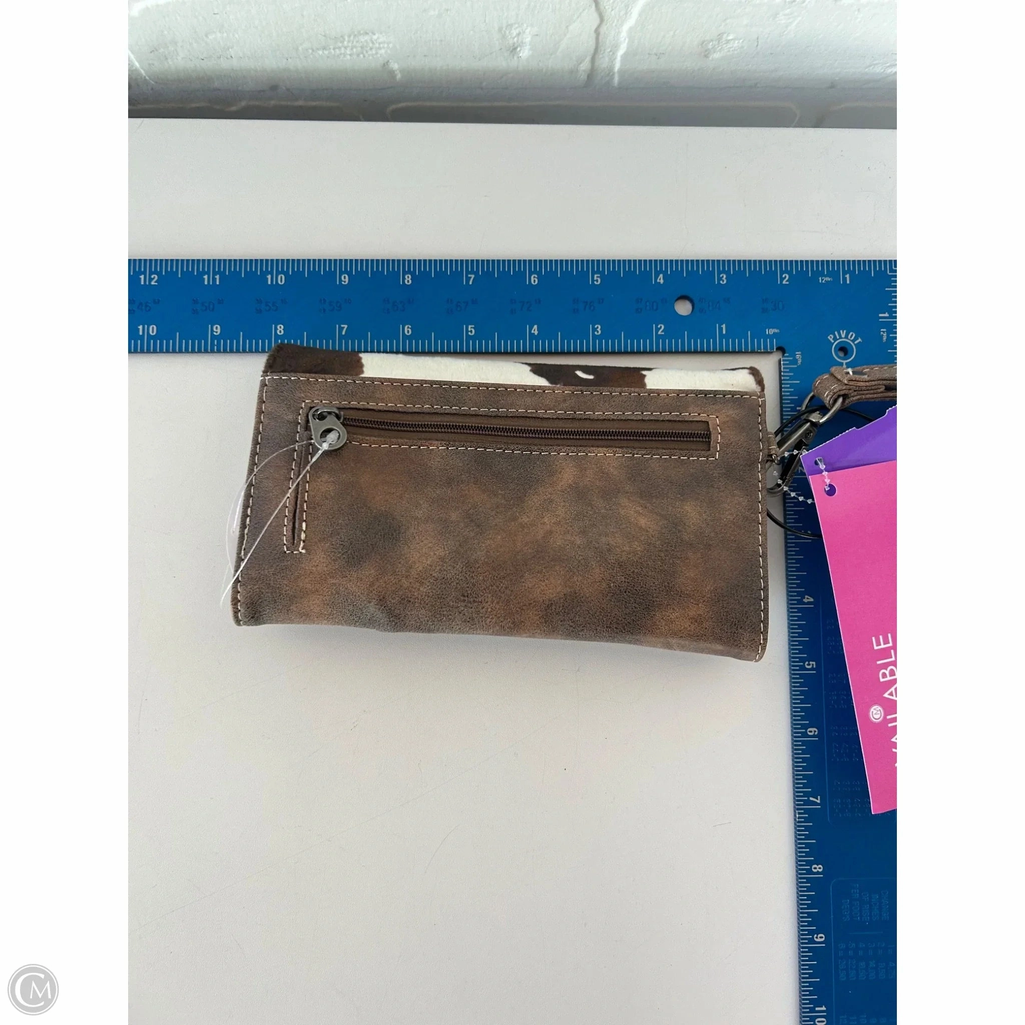 Wallet By Clothes Mentor, Size: Medium