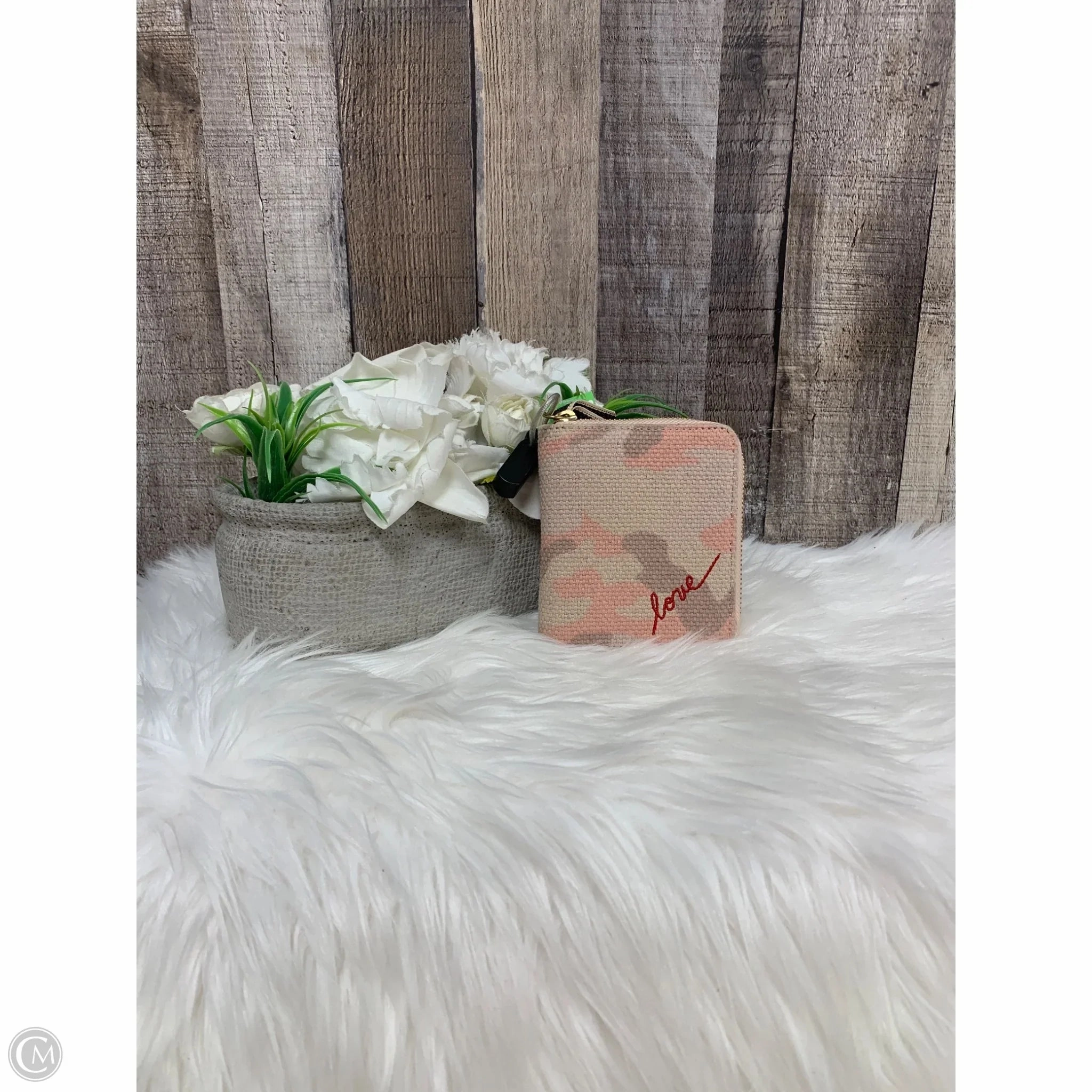 Wallet By Ed Ellen Degeneres, Size: Small