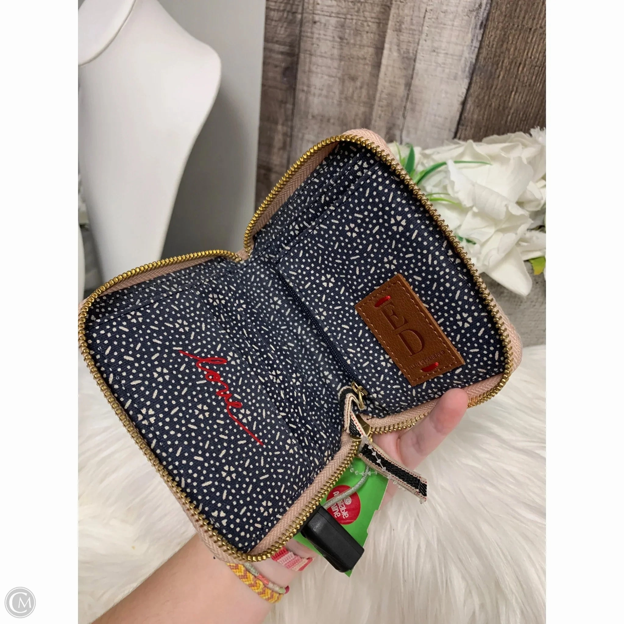 Wallet By Ed Ellen Degeneres, Size: Small