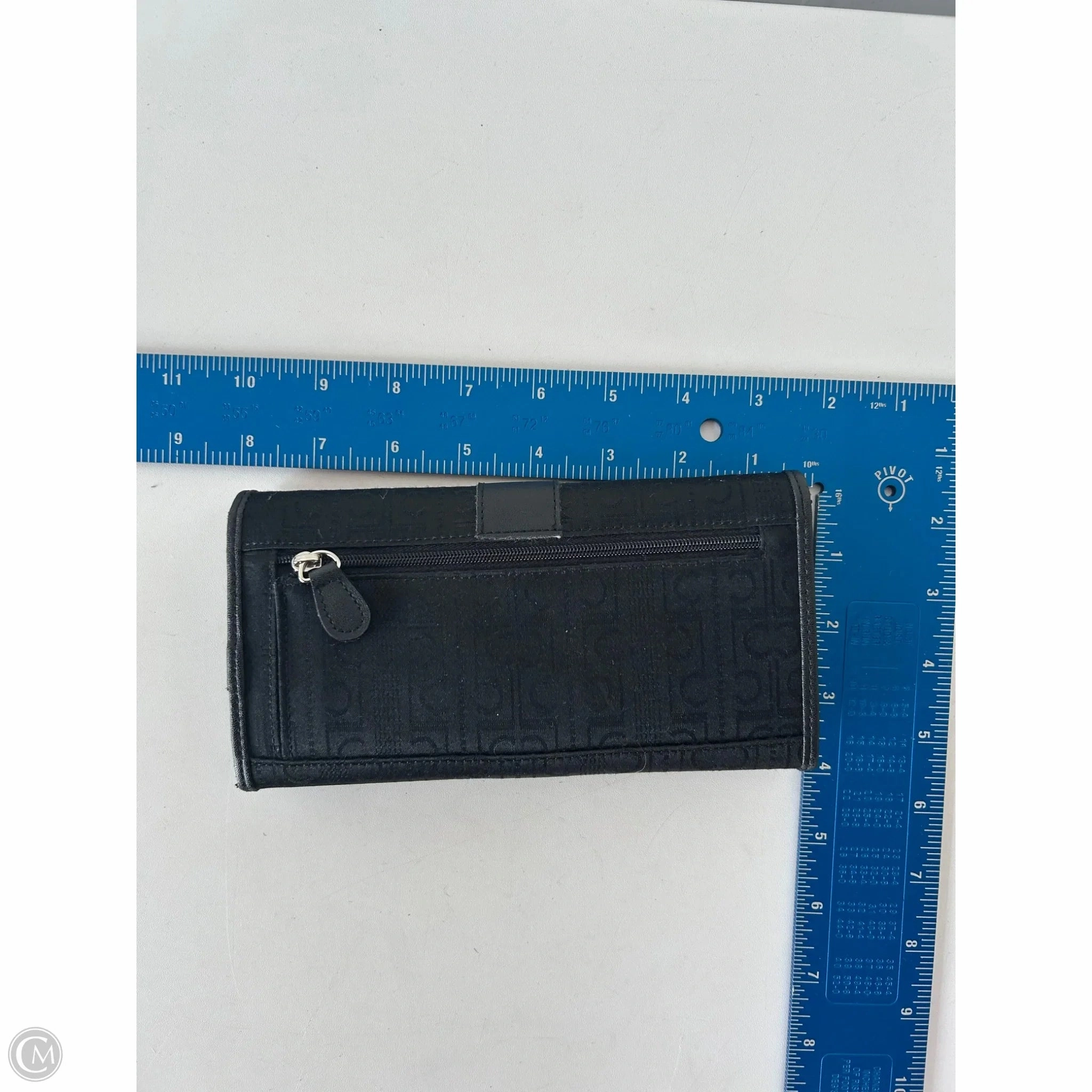 Wallet By Liz Claiborne, Size: Large