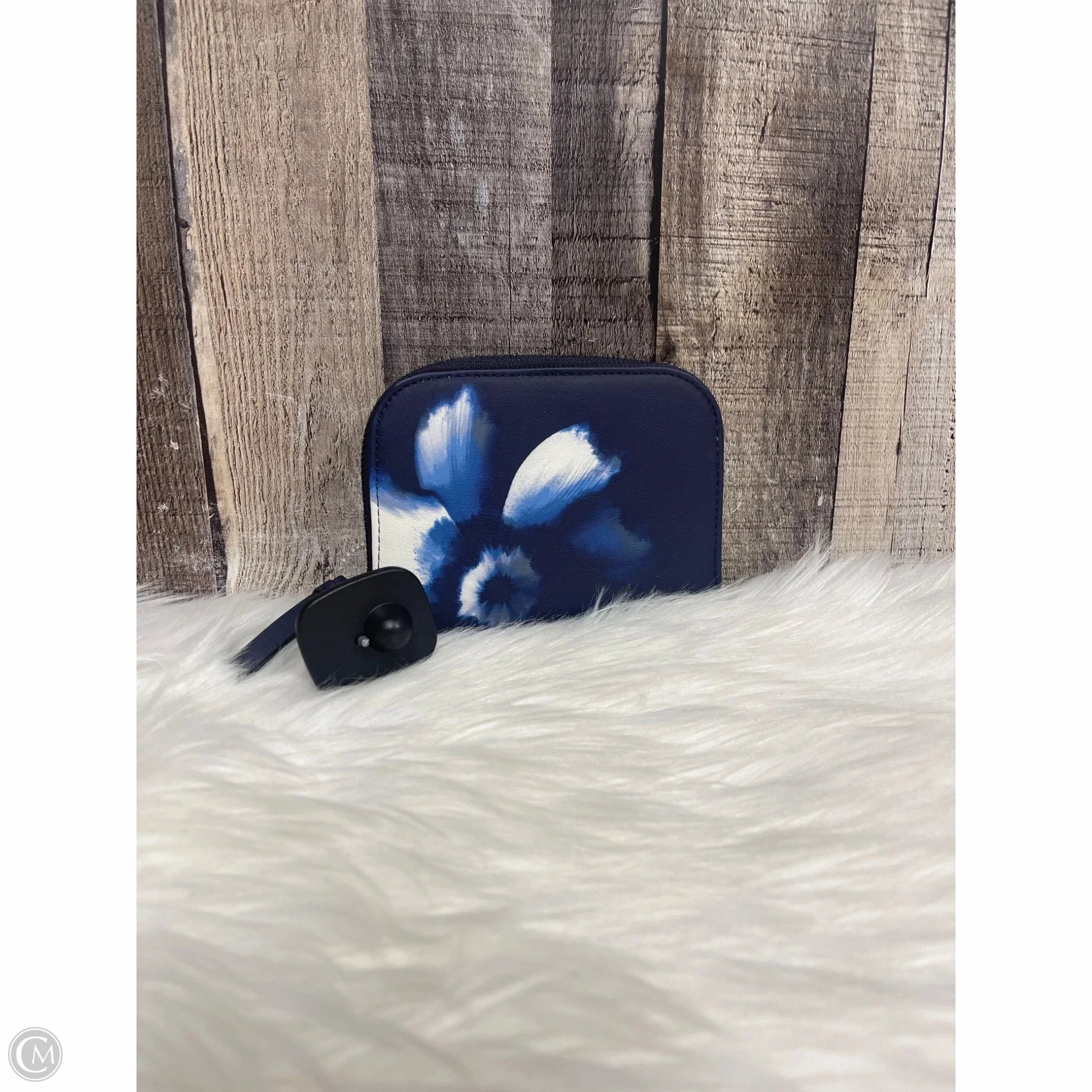 Wallet By Simply Vera, Size: Medium