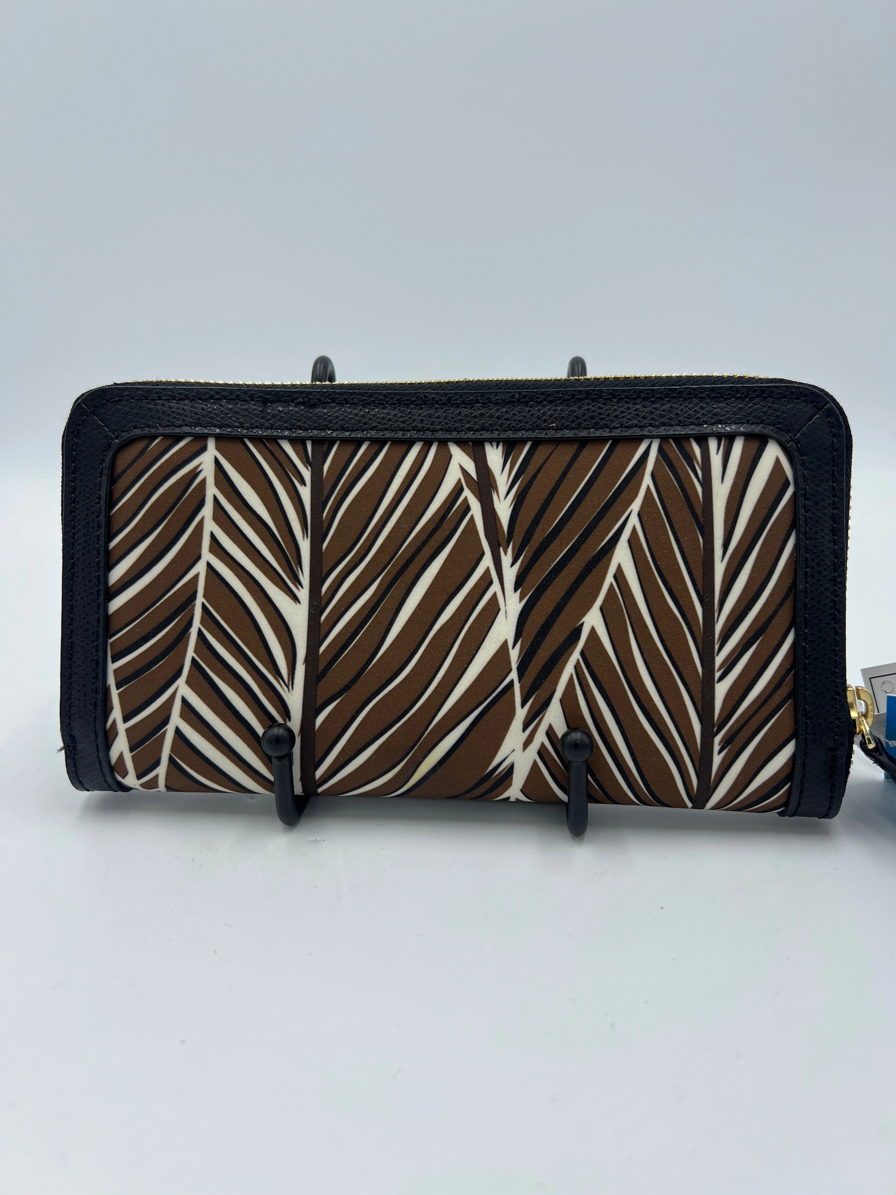 Wallet By Vera Bradley  Size: Medium