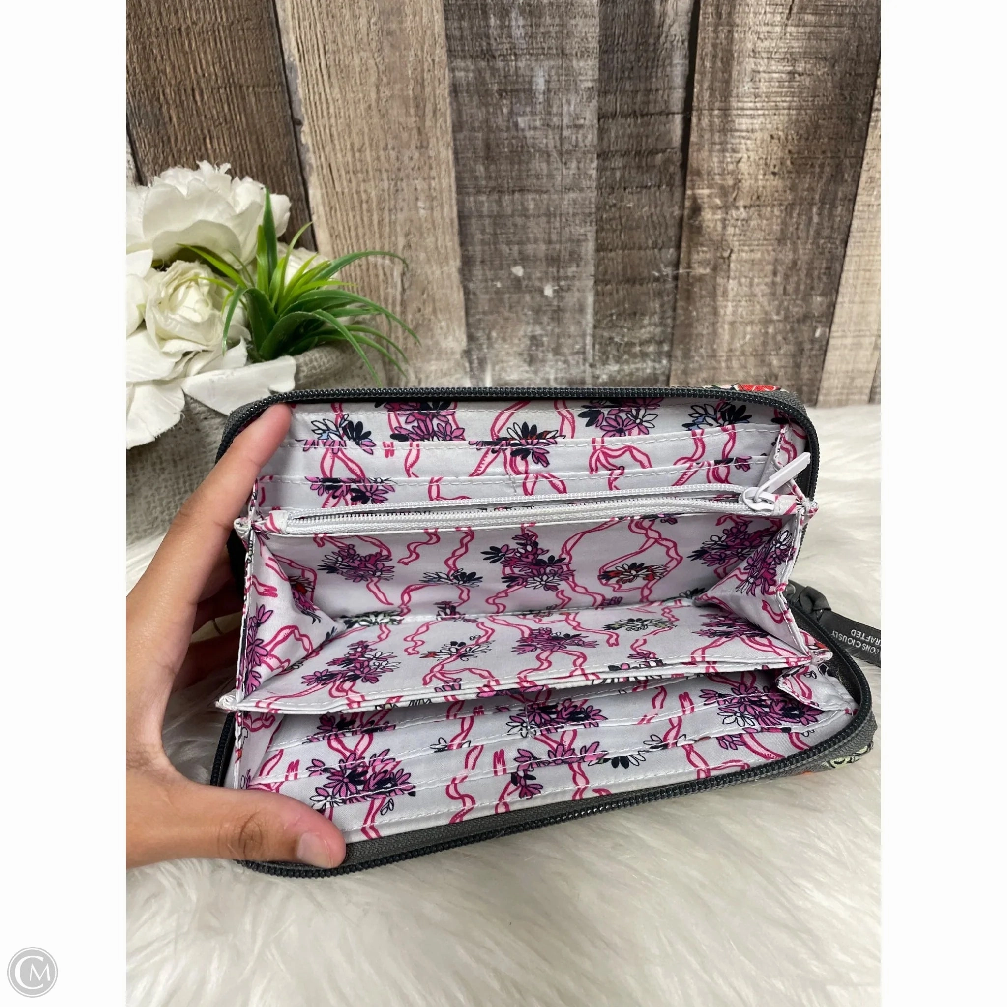 Wallet By Vera Bradley, Size: Medium