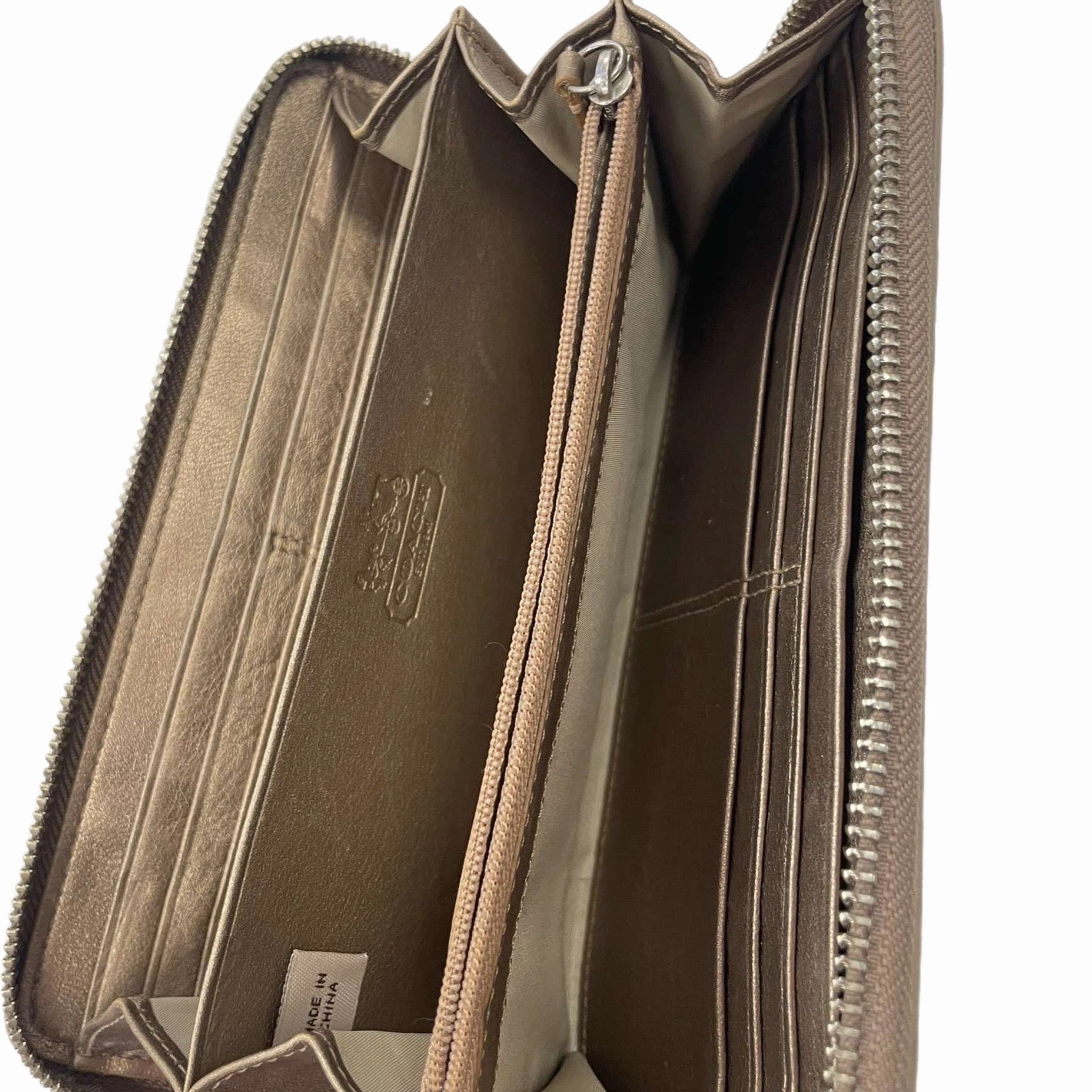 Wallet Designer By Coach  Size: Medium