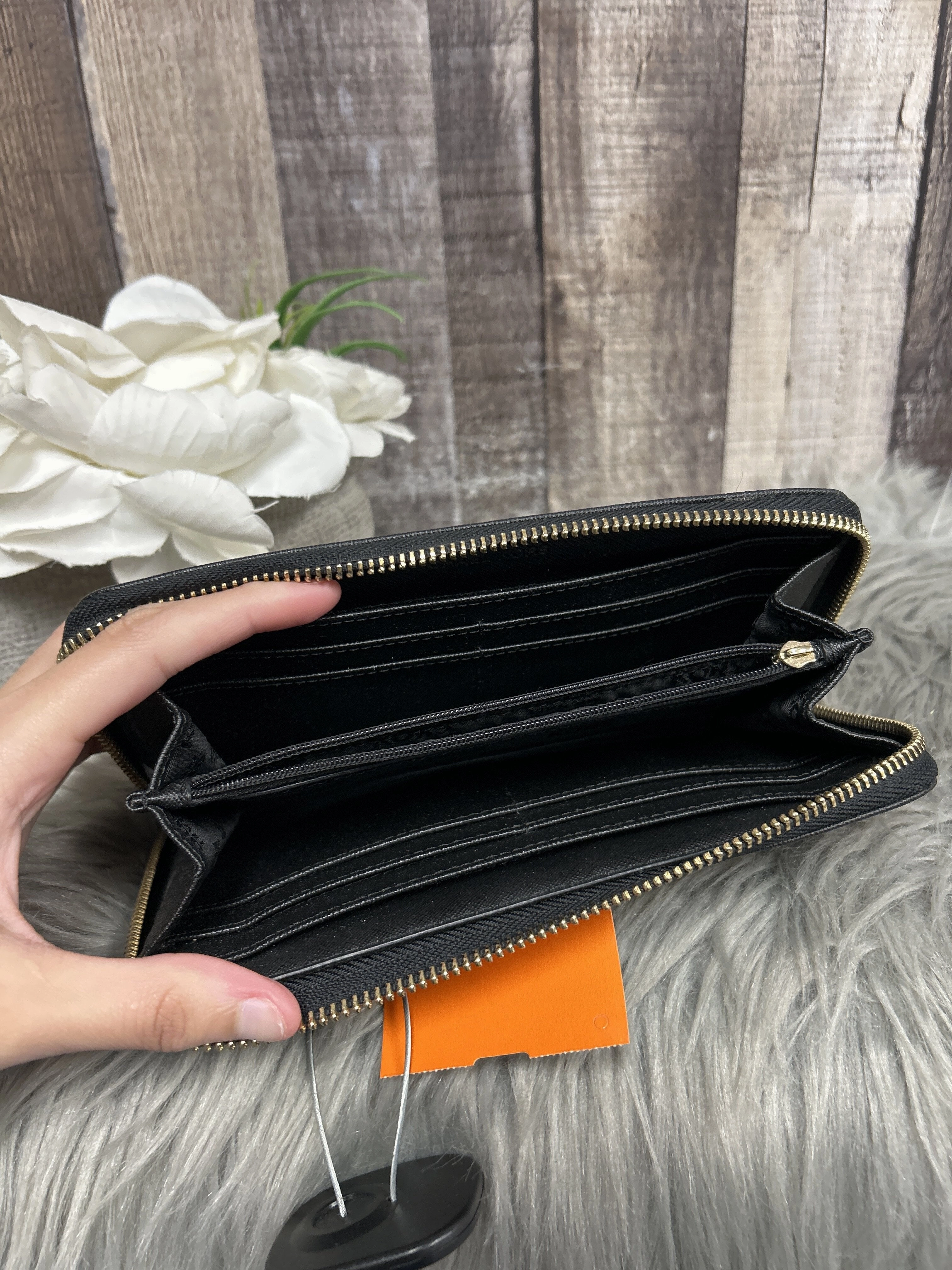Wallet Designer By Michael Kors  Size: Large