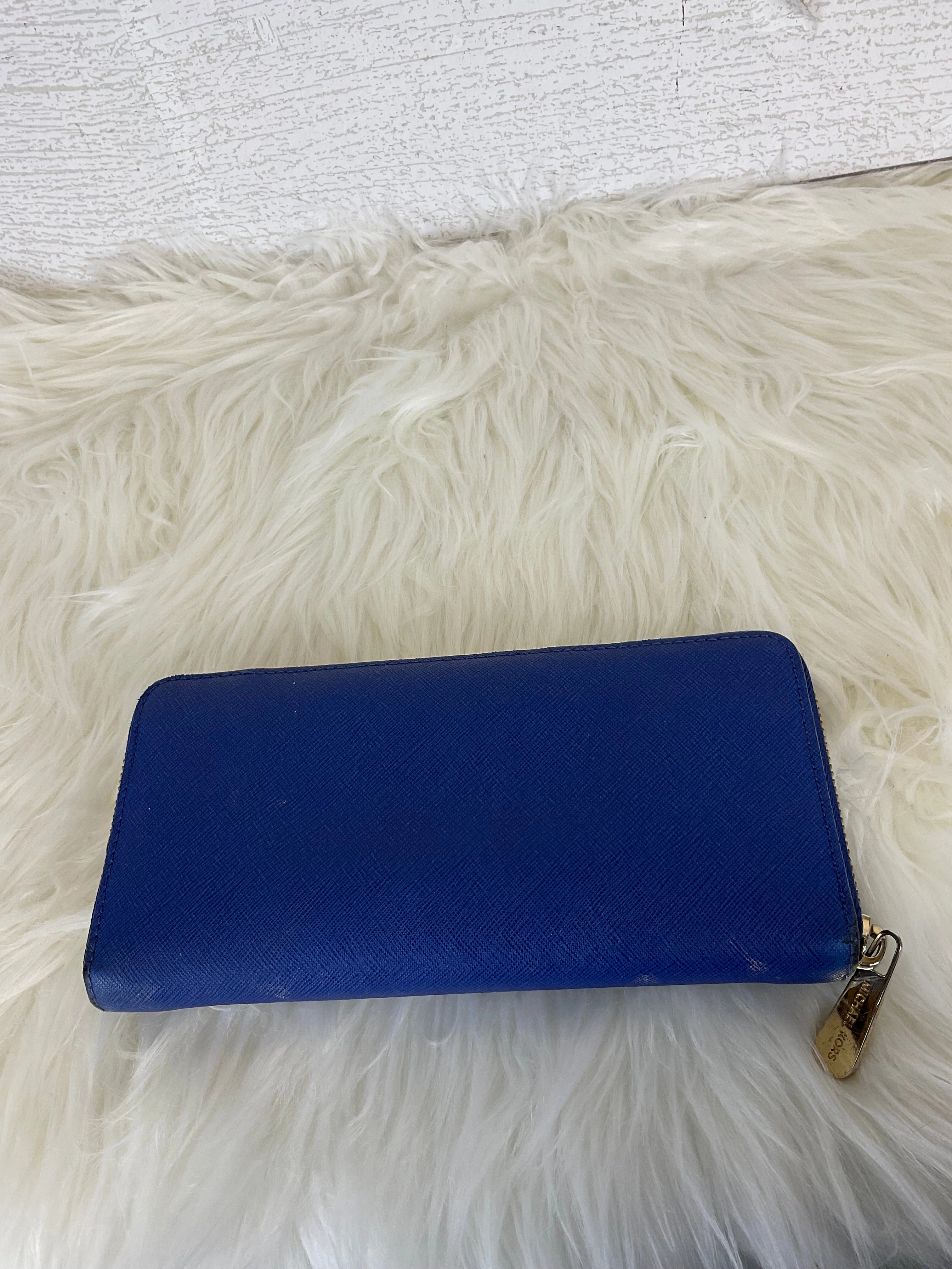 Wallet Designer By Michael Kors  Size: Large