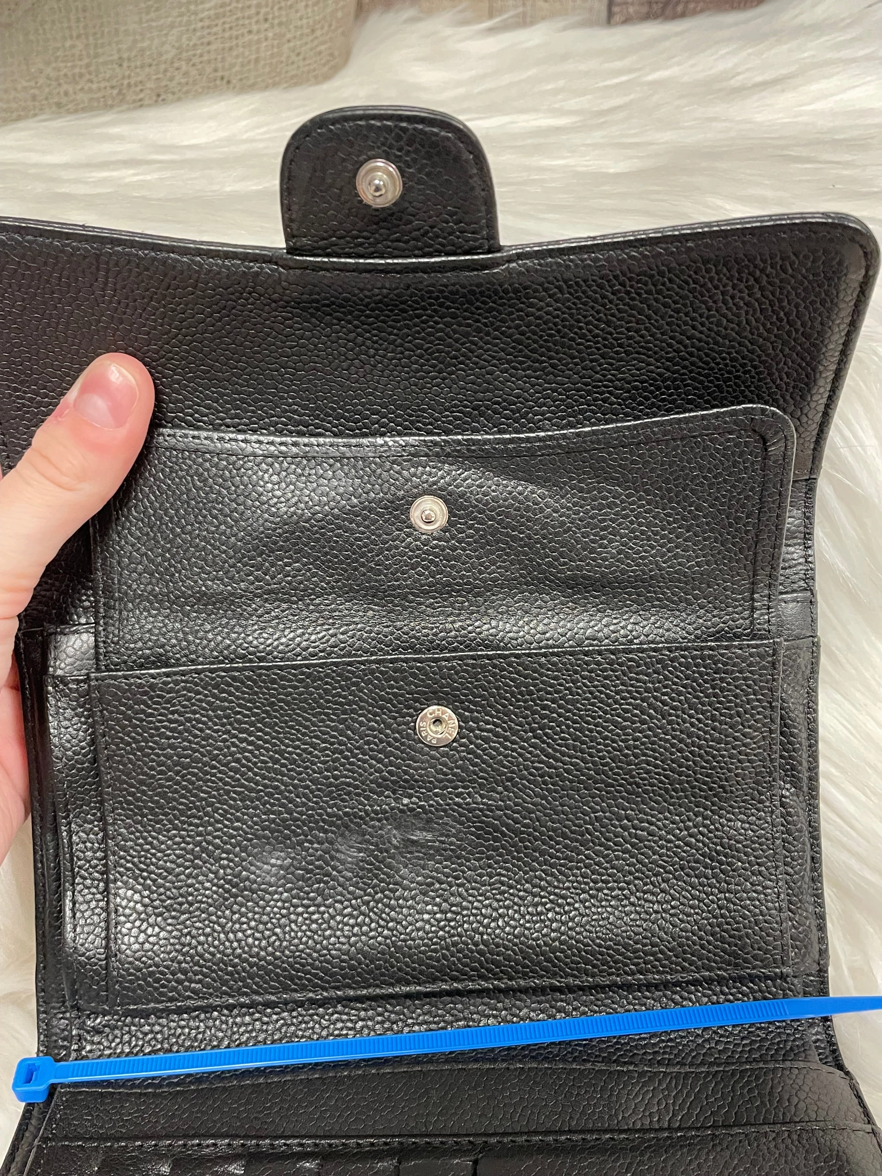 Wallet Luxury Designer By Chanel, Size: Medium