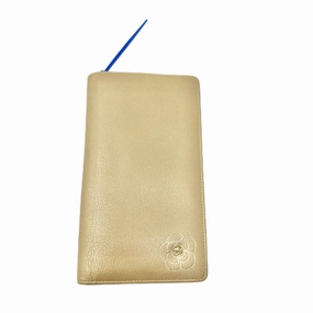 Wallet Luxury Designer By Chanel  Size: Medium