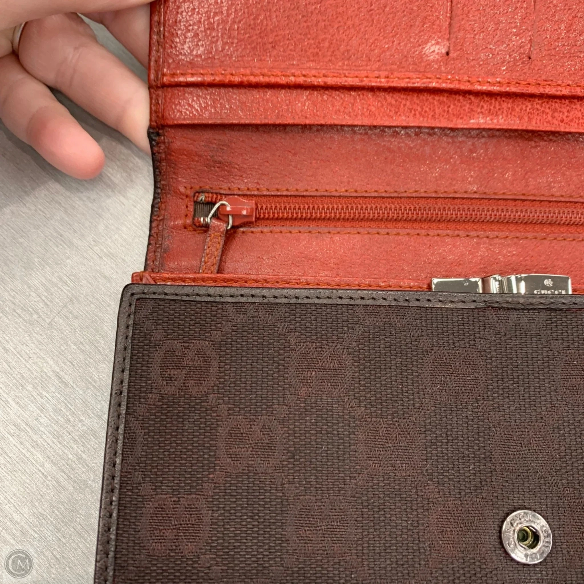 Wallet Luxury Designer By Gucci, Size: Large