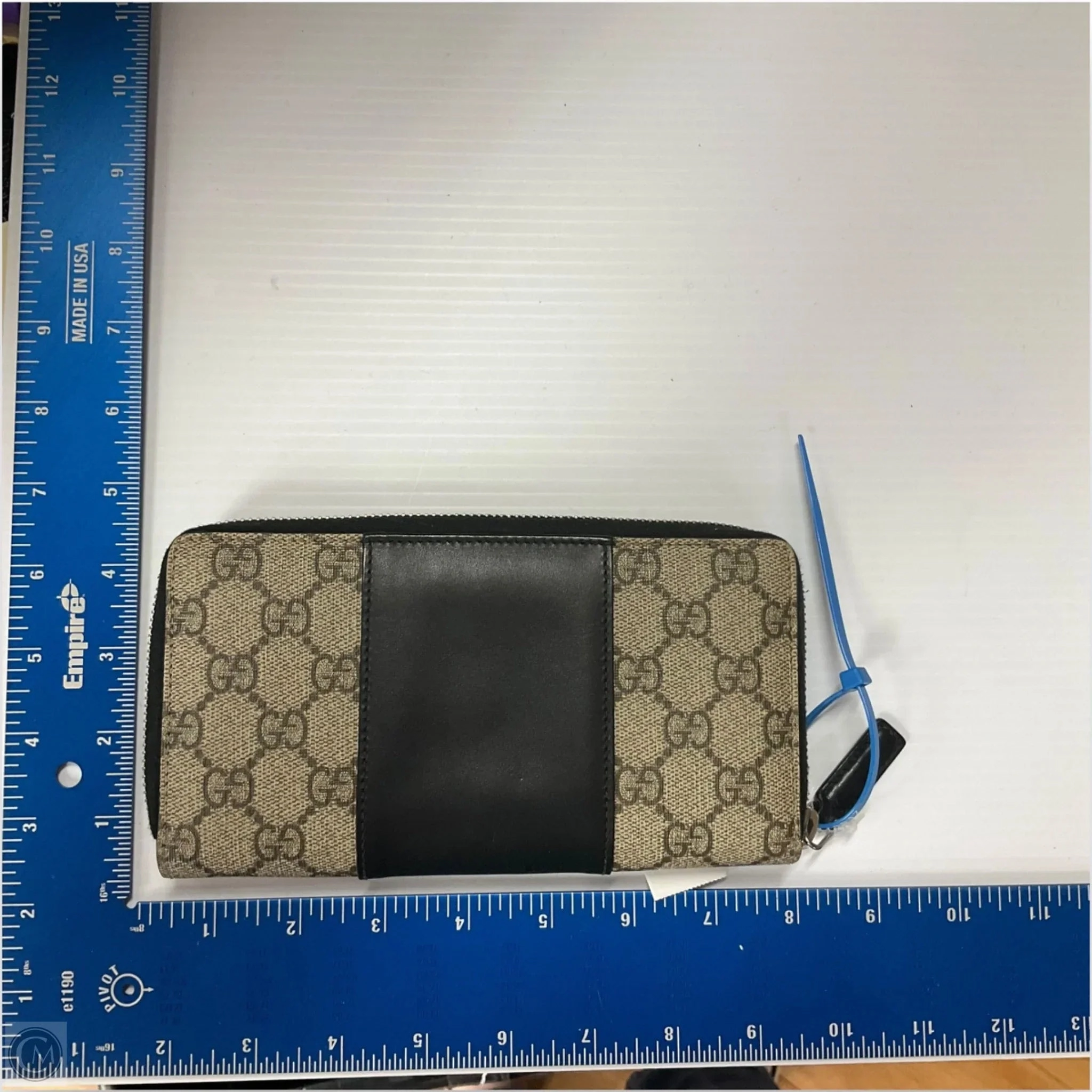 Wallet Luxury Designer By Gucci, Size: Large