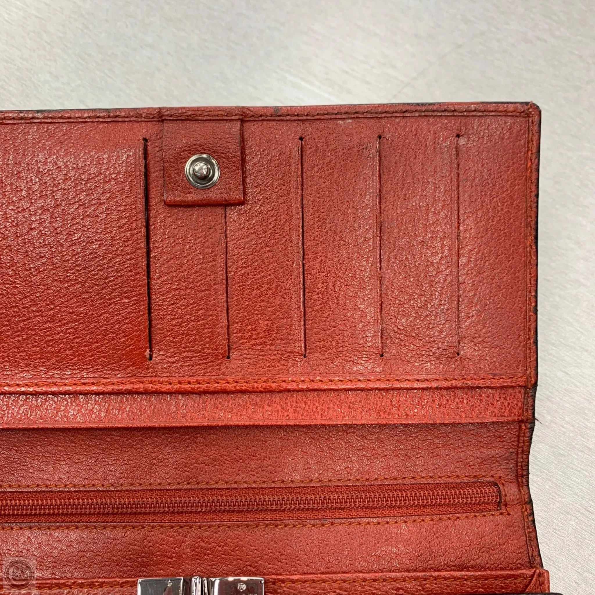 Wallet Luxury Designer By Gucci, Size: Large