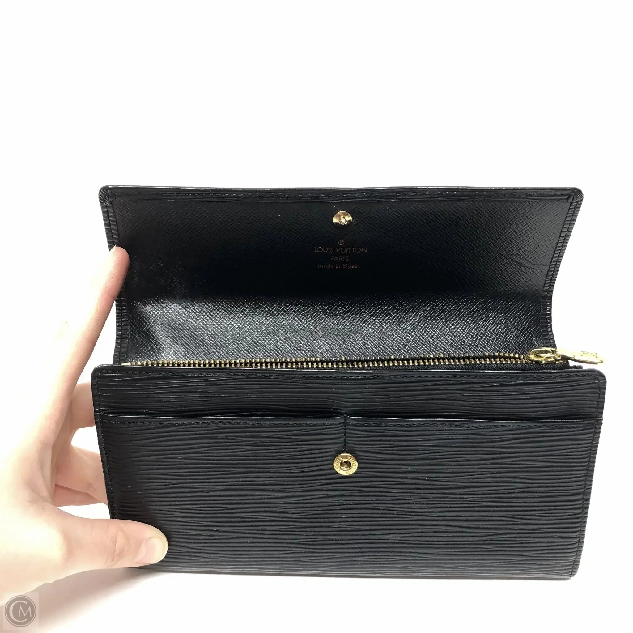 Wallet Luxury Designer By Louis Vuitton, Size: Medium