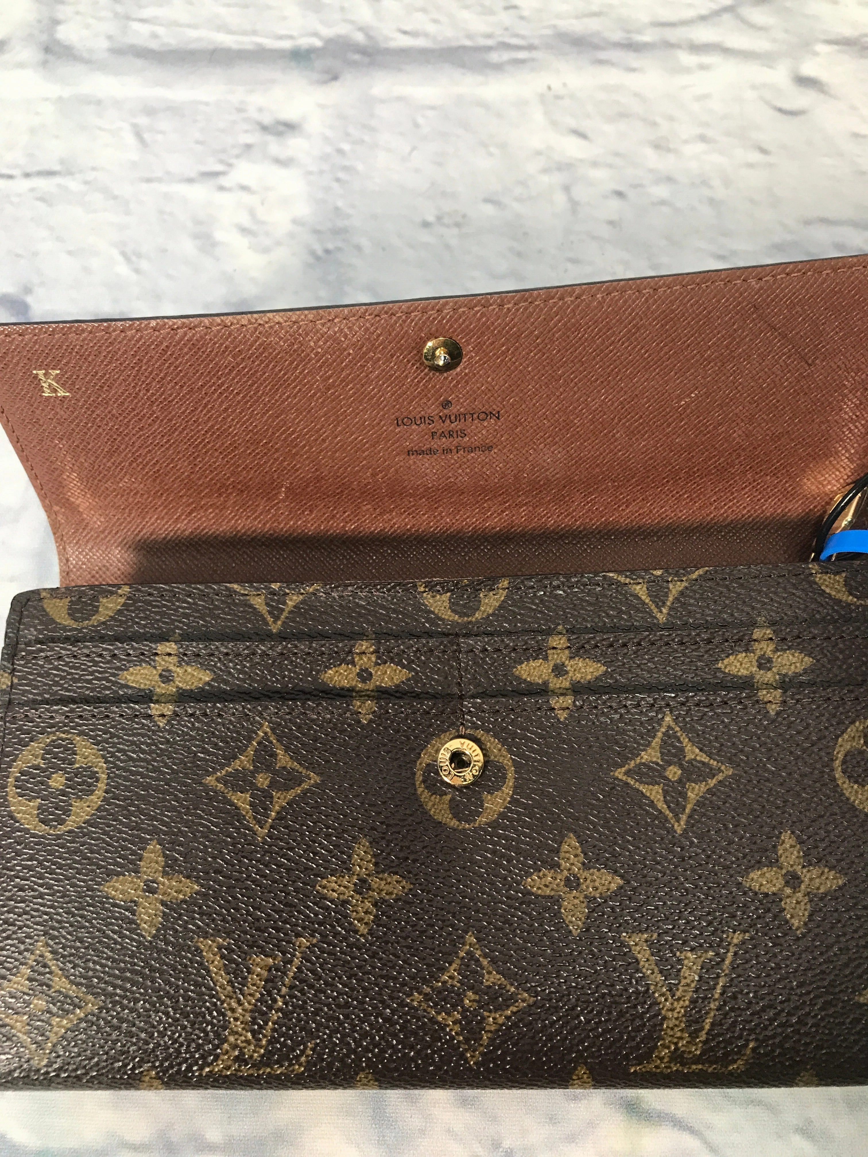 Wallet Luxury Designer By Louis Vuitton, Size: Medium