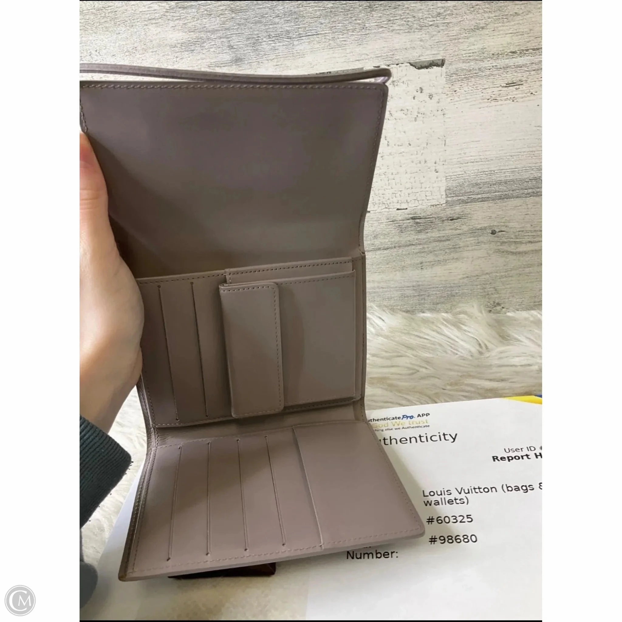 Wallet Luxury Designer By Louis Vuitton, Size: Medium