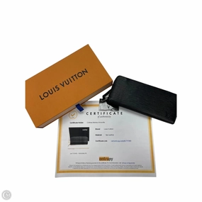 Wallet Luxury Designer By Louis Vuitton, Size: Medium