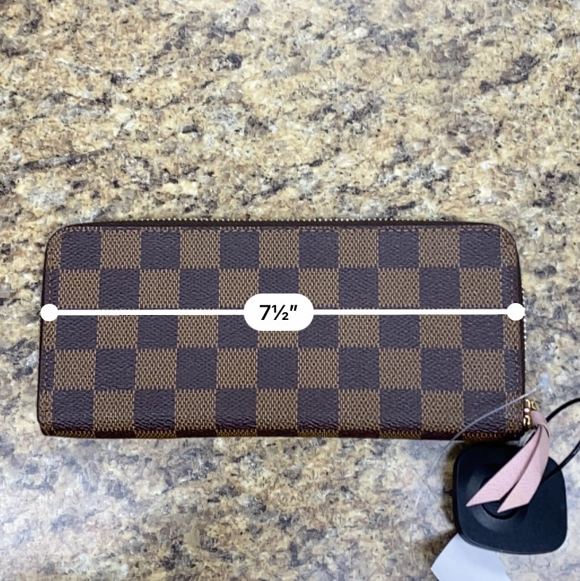 Wallet Luxury Designer By Louis Vuitton, Size: Medium